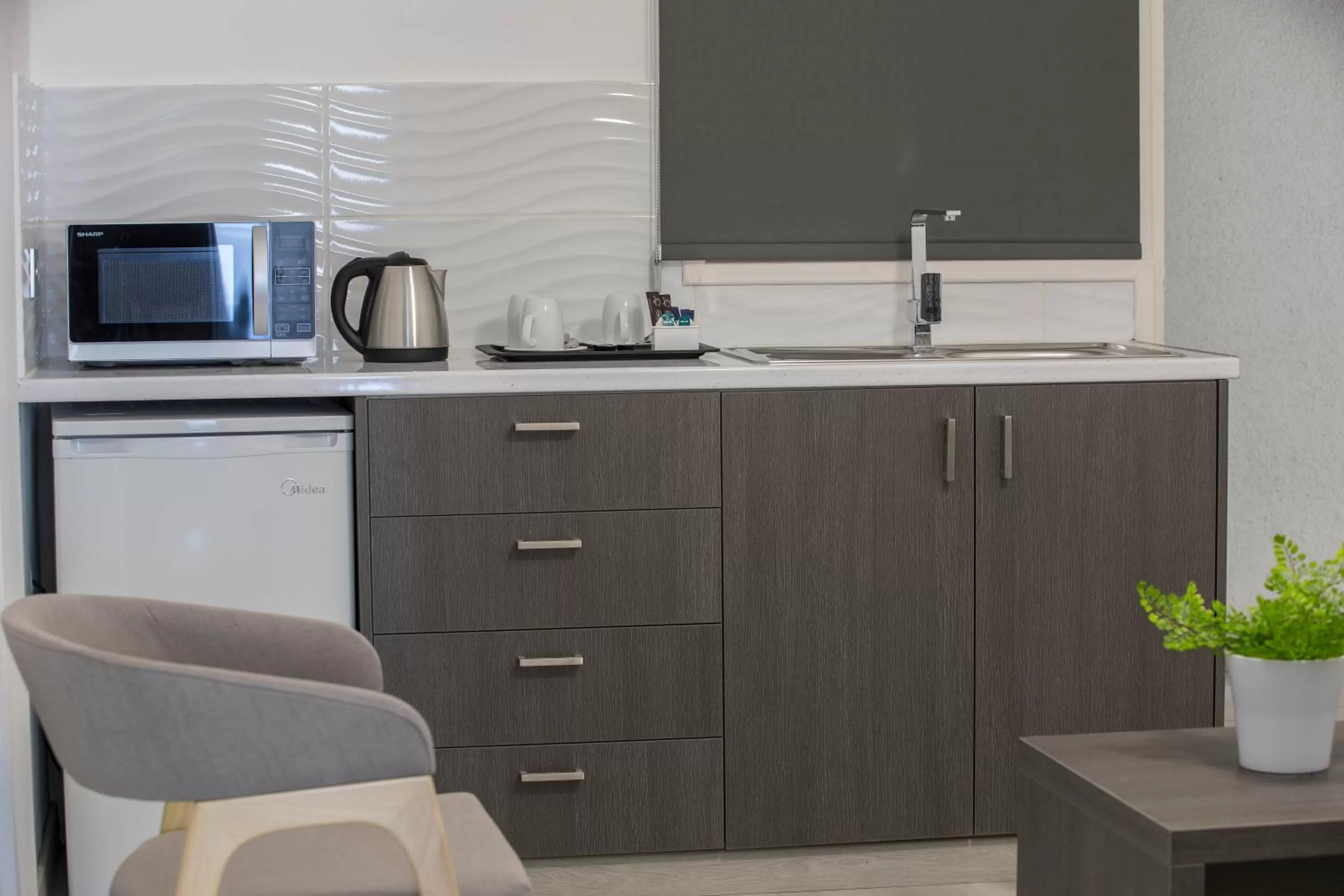 Coffee/tea facilities in Blazer Residence