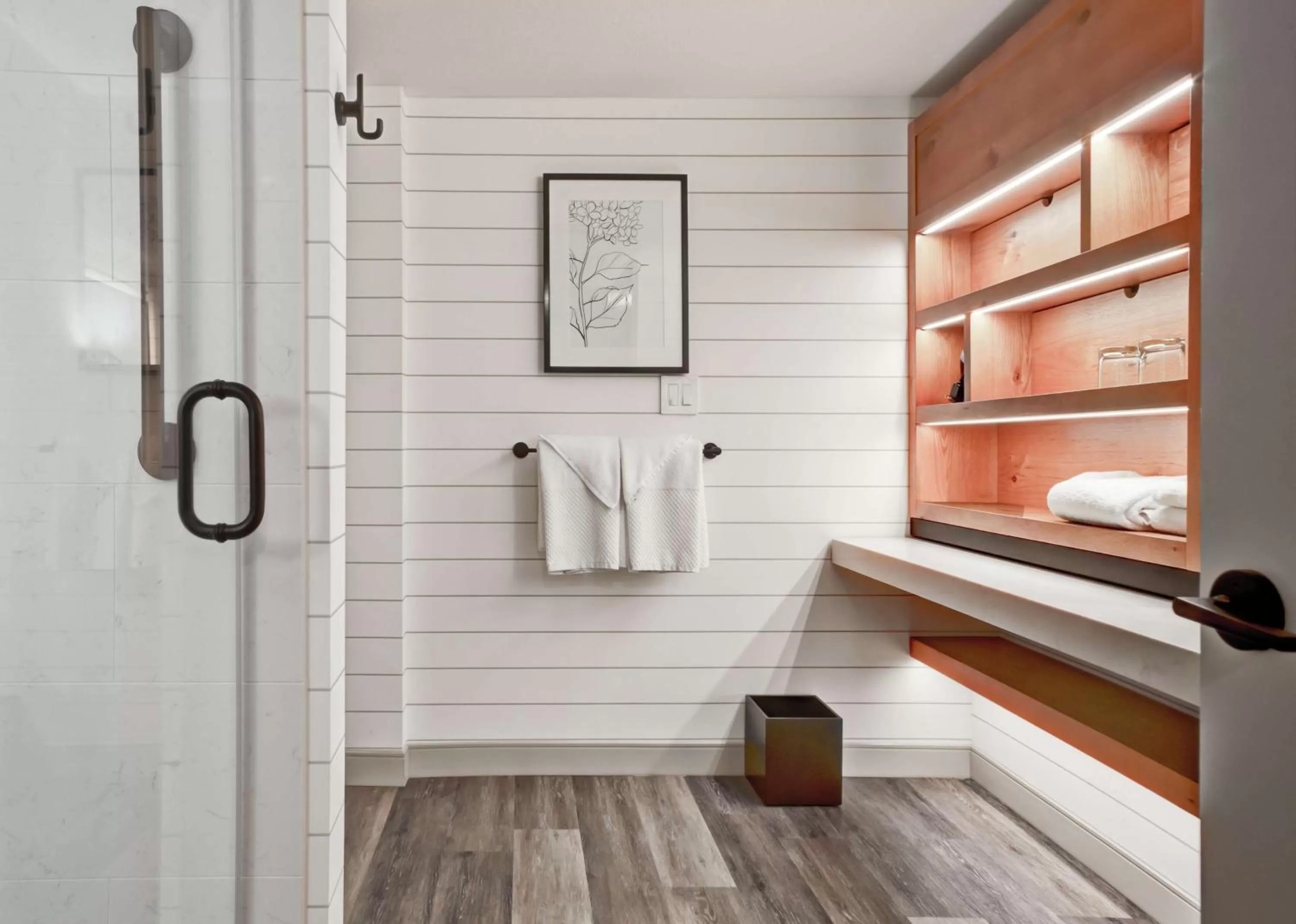 Bathroom, Bed in The Inn at Saratoga, Tapestry Collection by Hilton