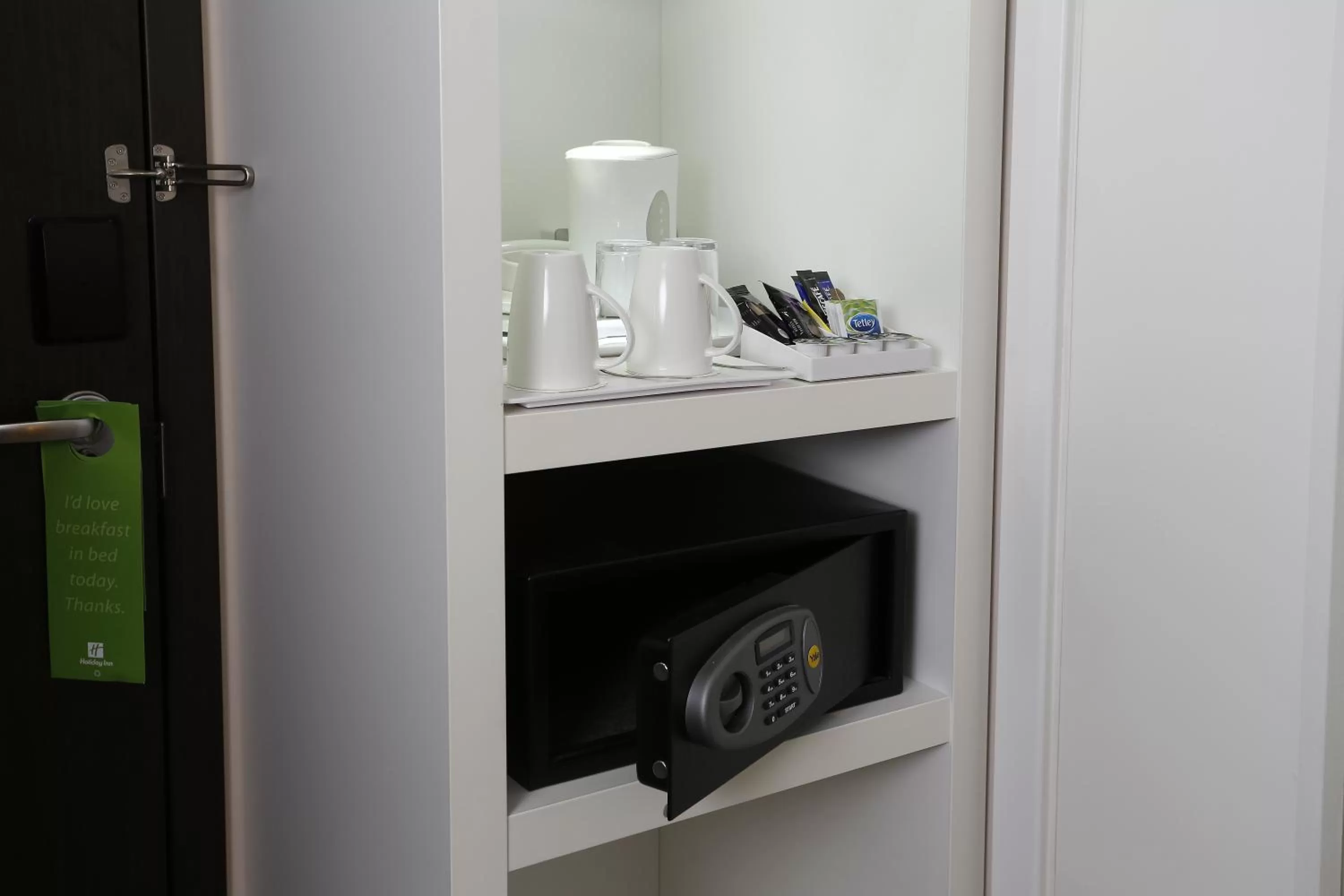 Coffee/tea facilities in Holiday Inn Southend by IHG