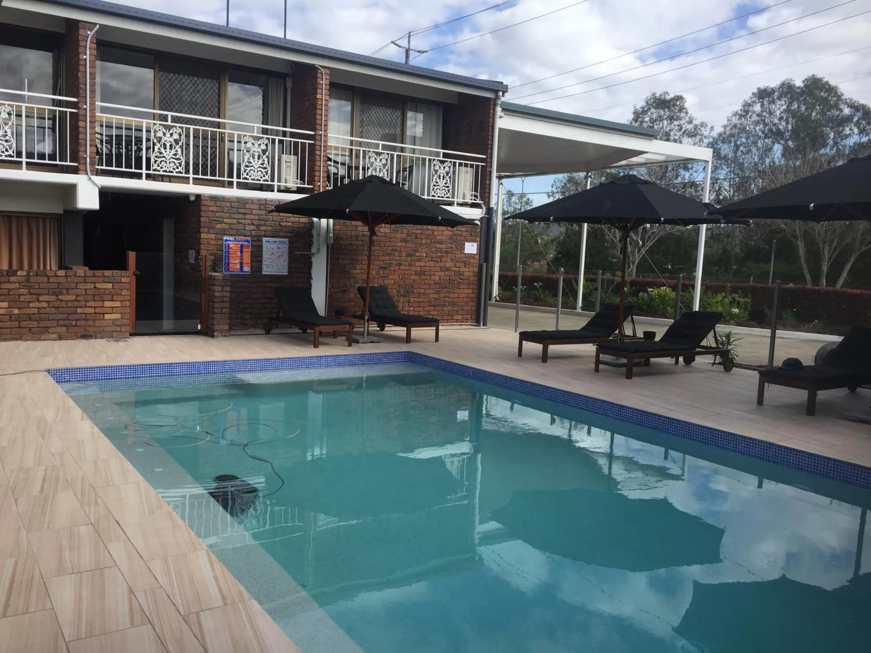 Swimming pool in Logan City Motor Inn