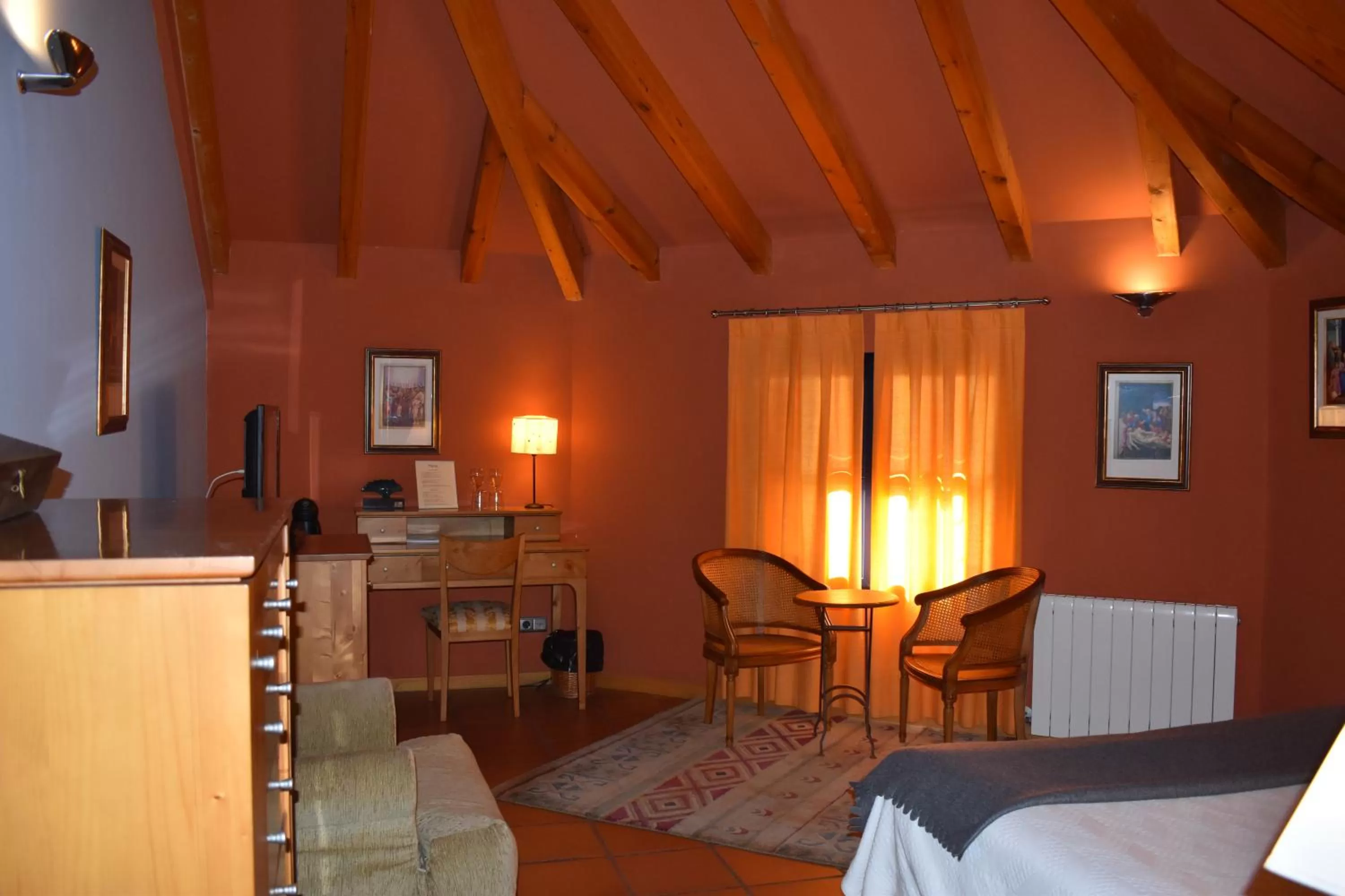 Photo of the whole room in Hotel Sara De Ur