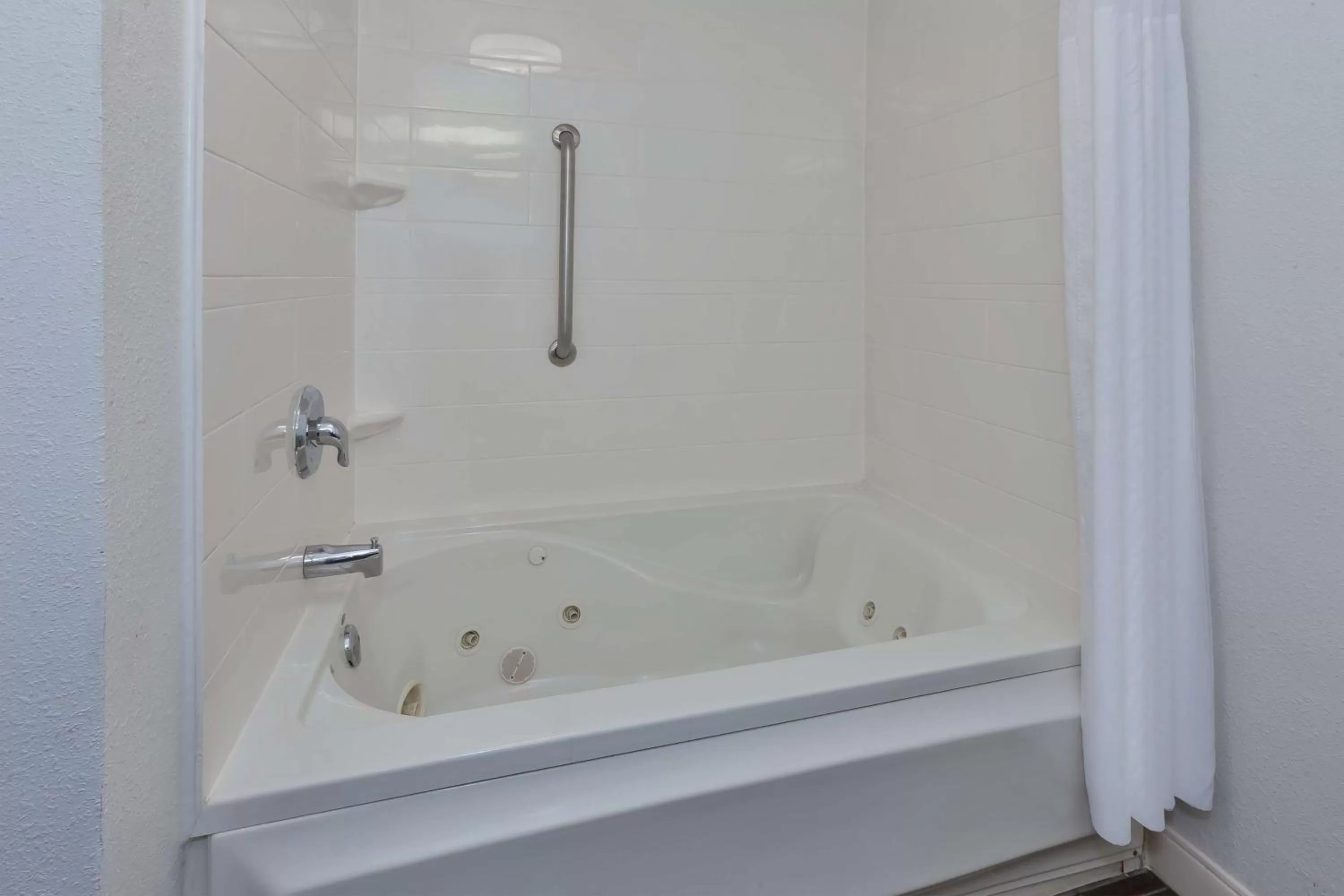 Bathroom in Hampton Inn Waterbury