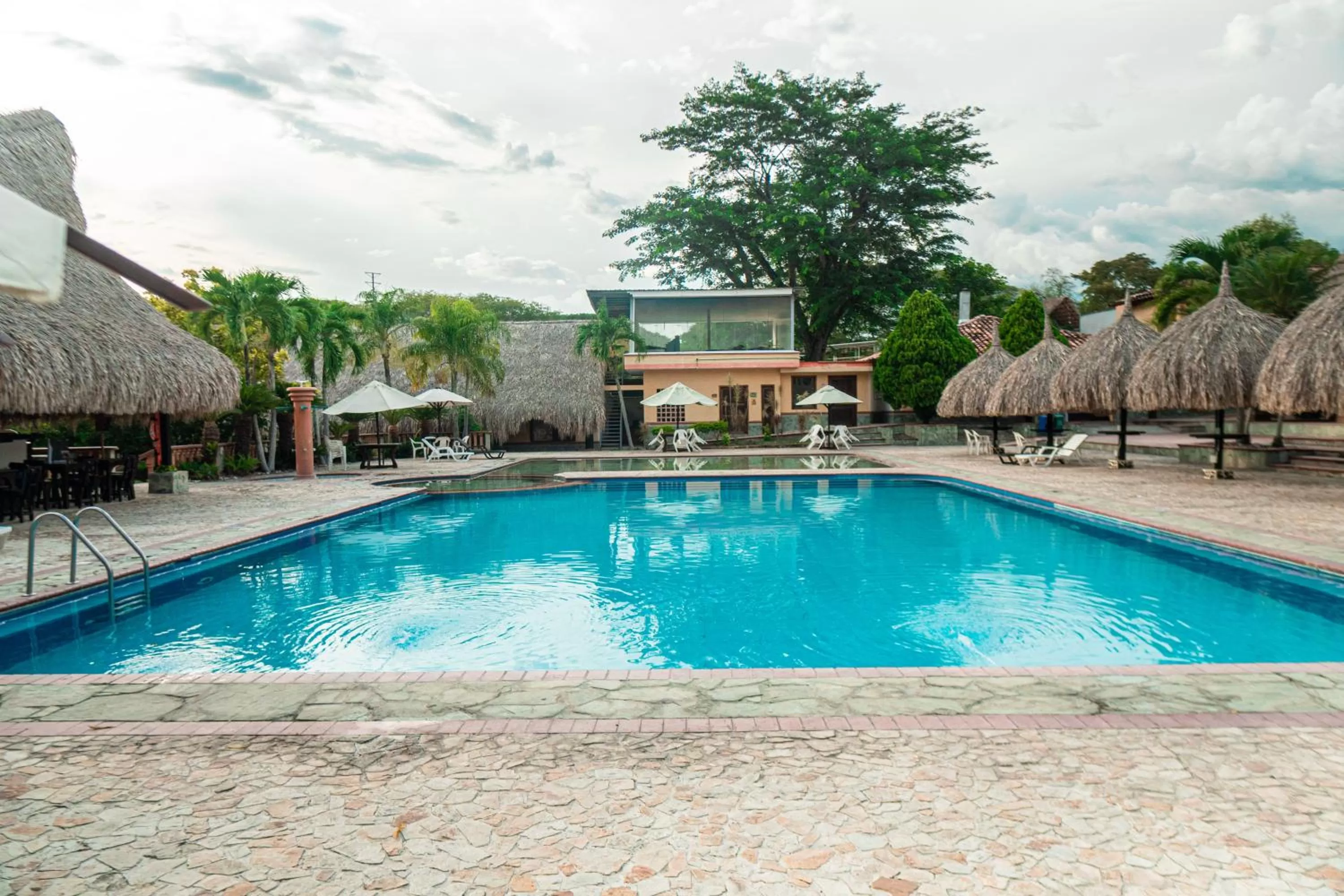 Pool view, Swimming Pool in Hotel Portón del Sol