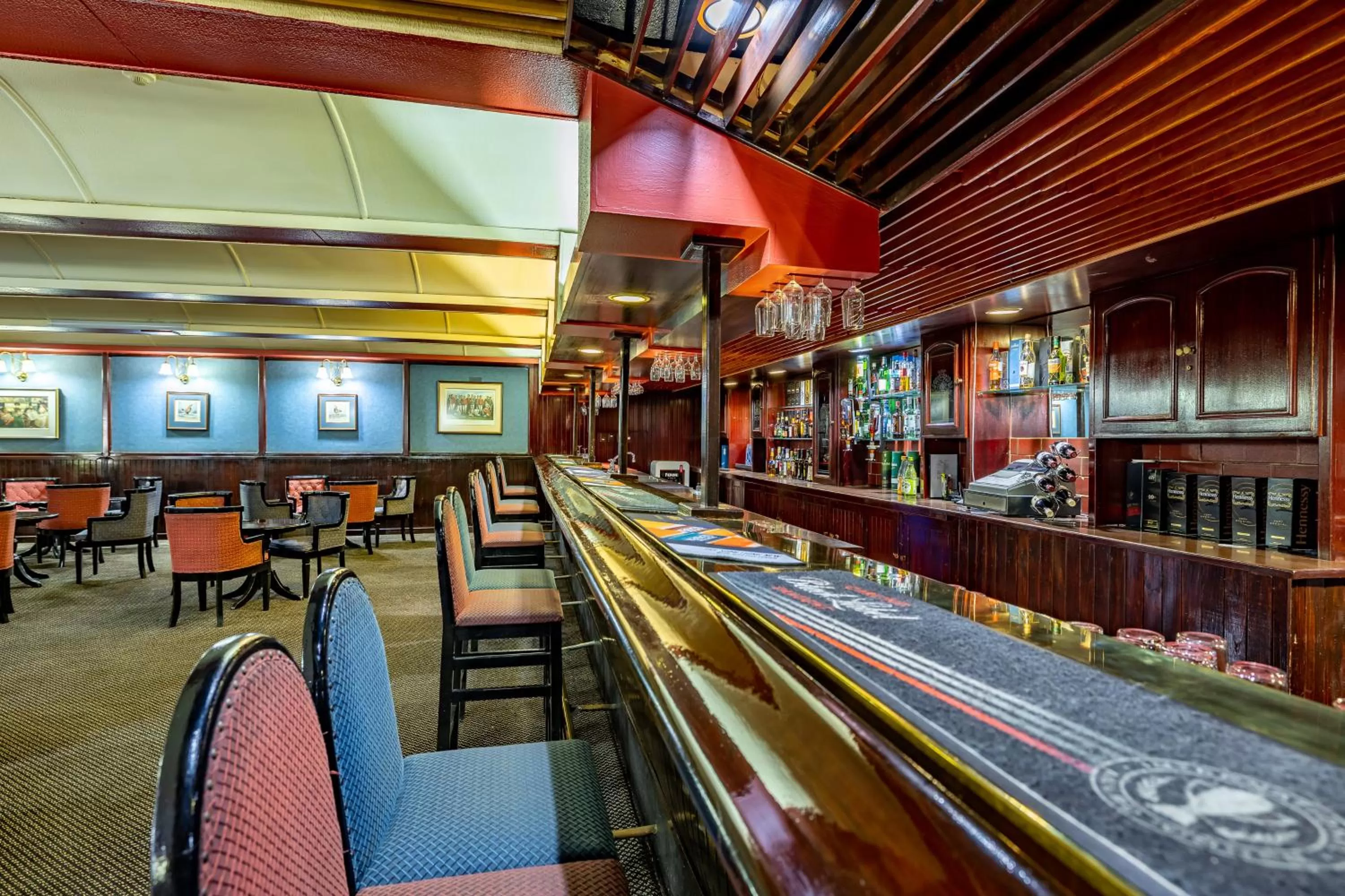 Lounge or bar in African Sky Newcastle Inn