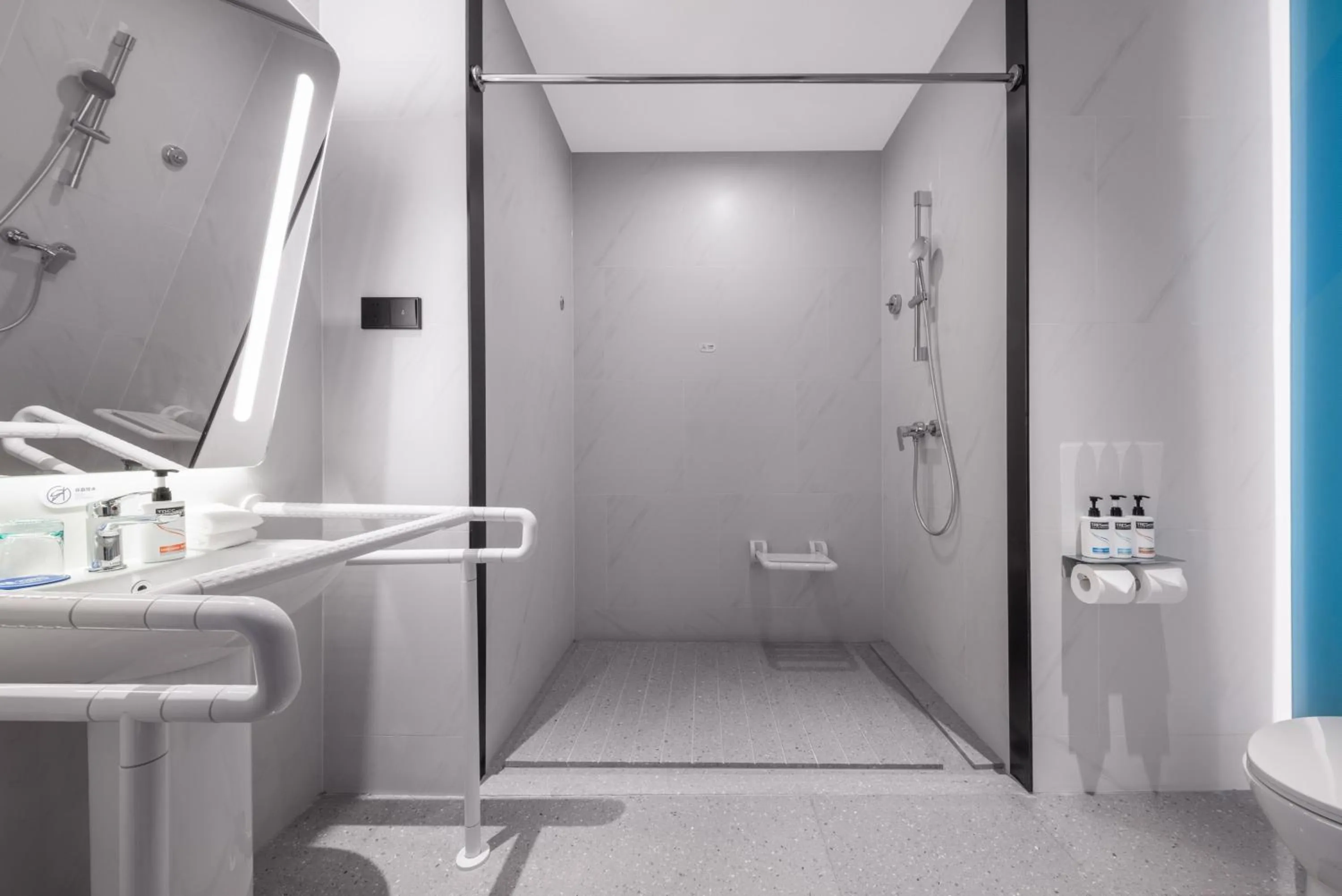 Bathroom in Holiday Inn Express Shantou Chenghai