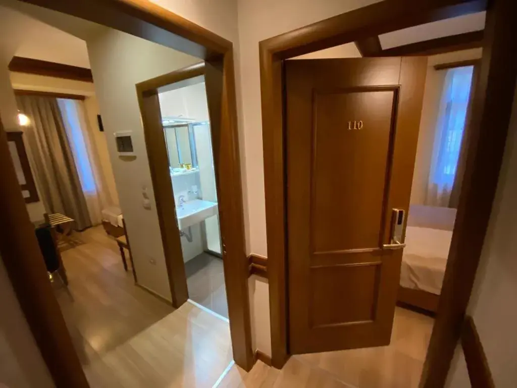 Family Double Room in Hotel Argjiro Family Double Room in Hotel Argjiro