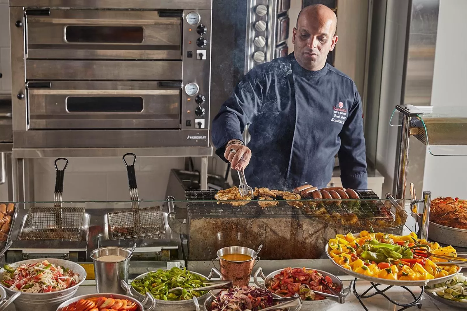 Restaurant/places to eat in Ramada Olivie Nazareth