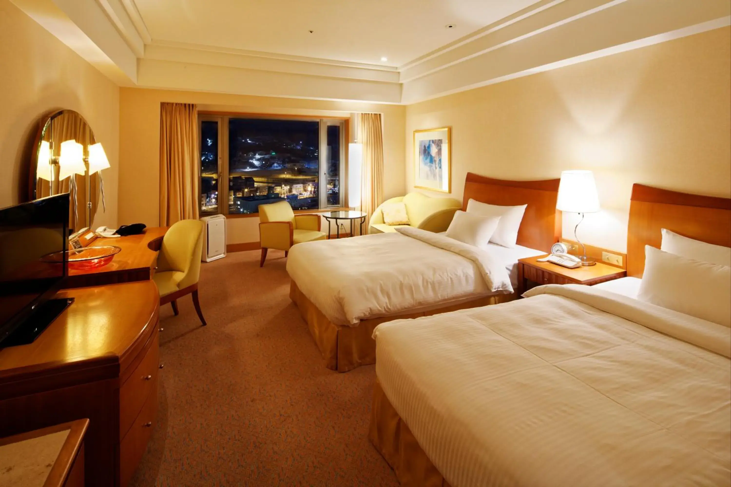 Deluxe Twin Room with Mountain View - Non-Smoking in Grand Park Otaru Deluxe Twin Room with Mountain View - Non-Smoking in Grand Park Otaru