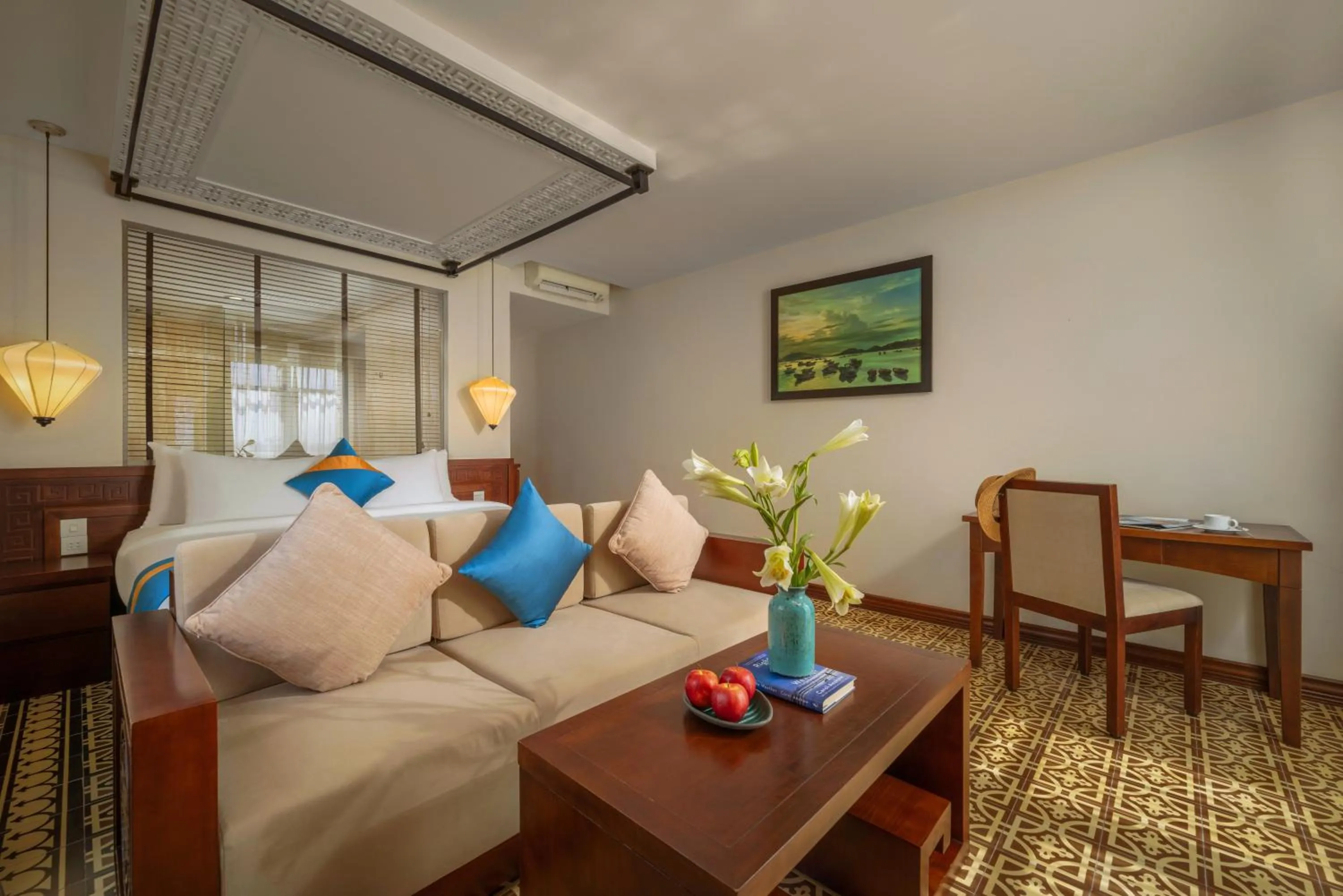 Bed in Royal Riverside Hoi An Hotel & Spa