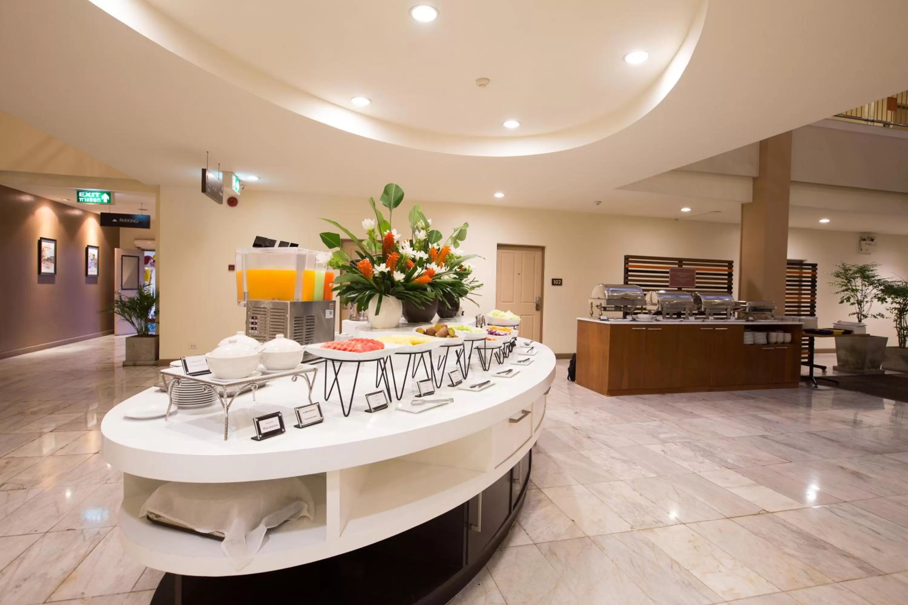 Restaurant/places to eat in Imm Hotel Thaphae Chiang Mai