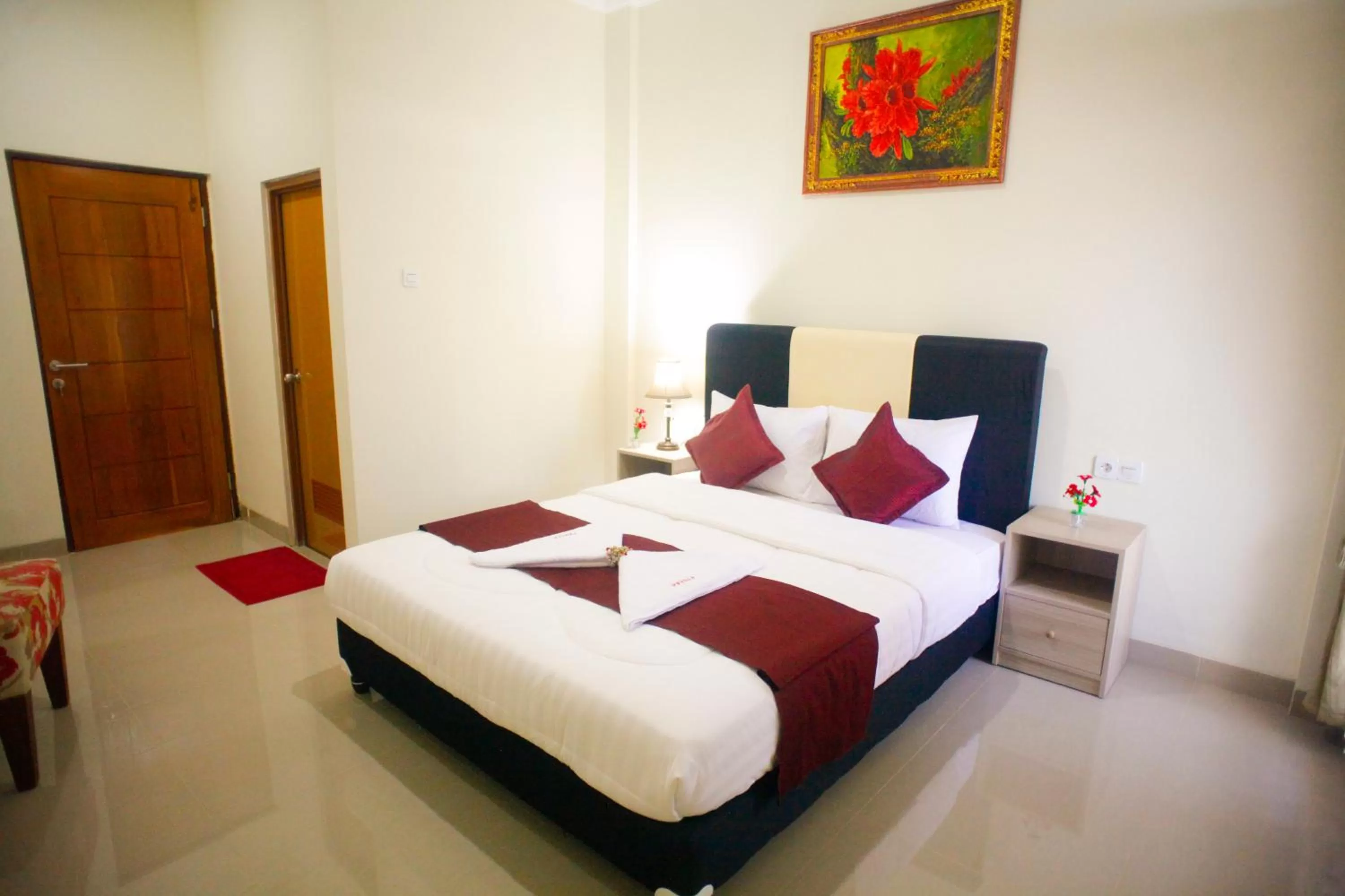 Photo of the whole room, Bed in Pavilla Labuan Bajo