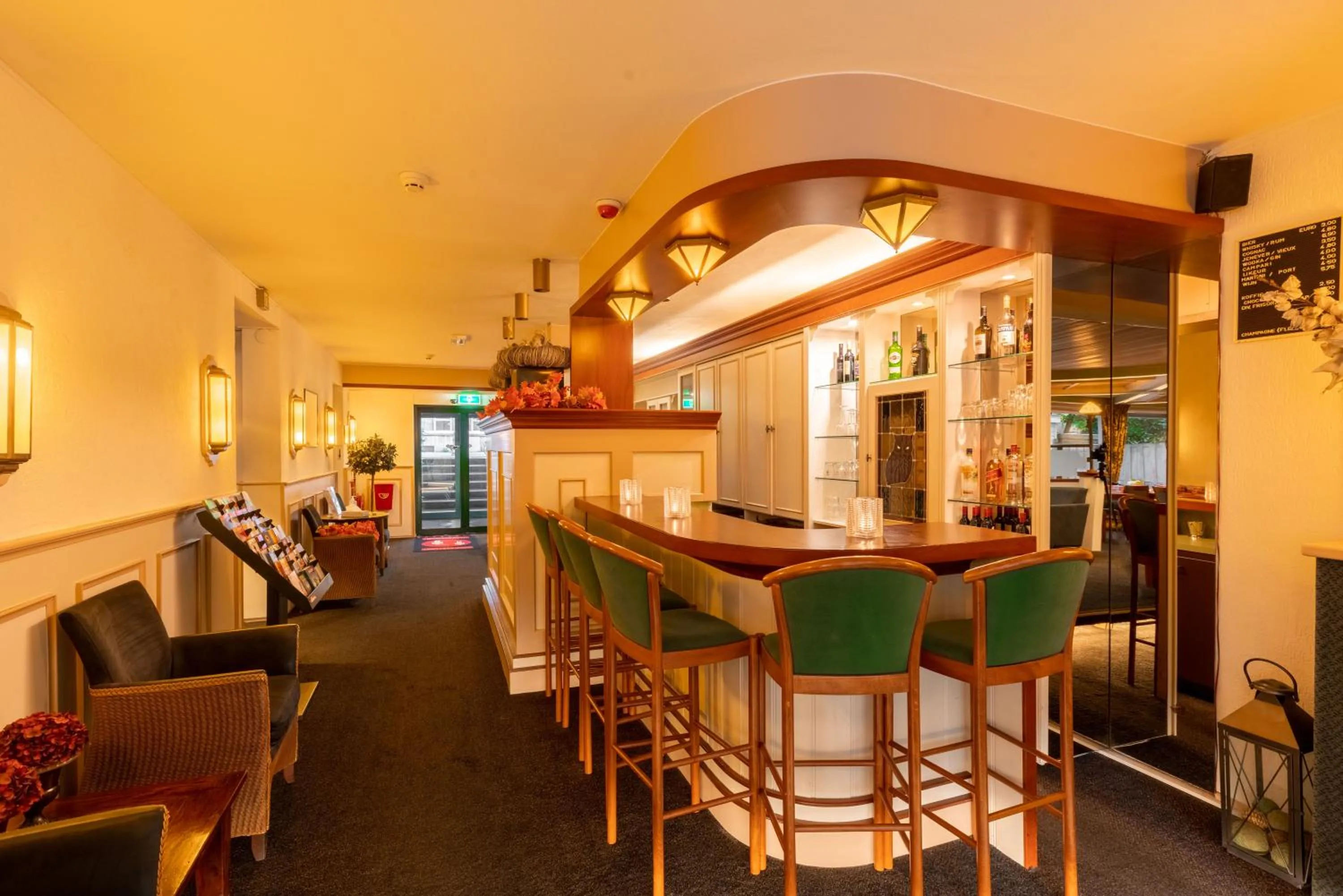 Lounge or bar in Owl Hotel