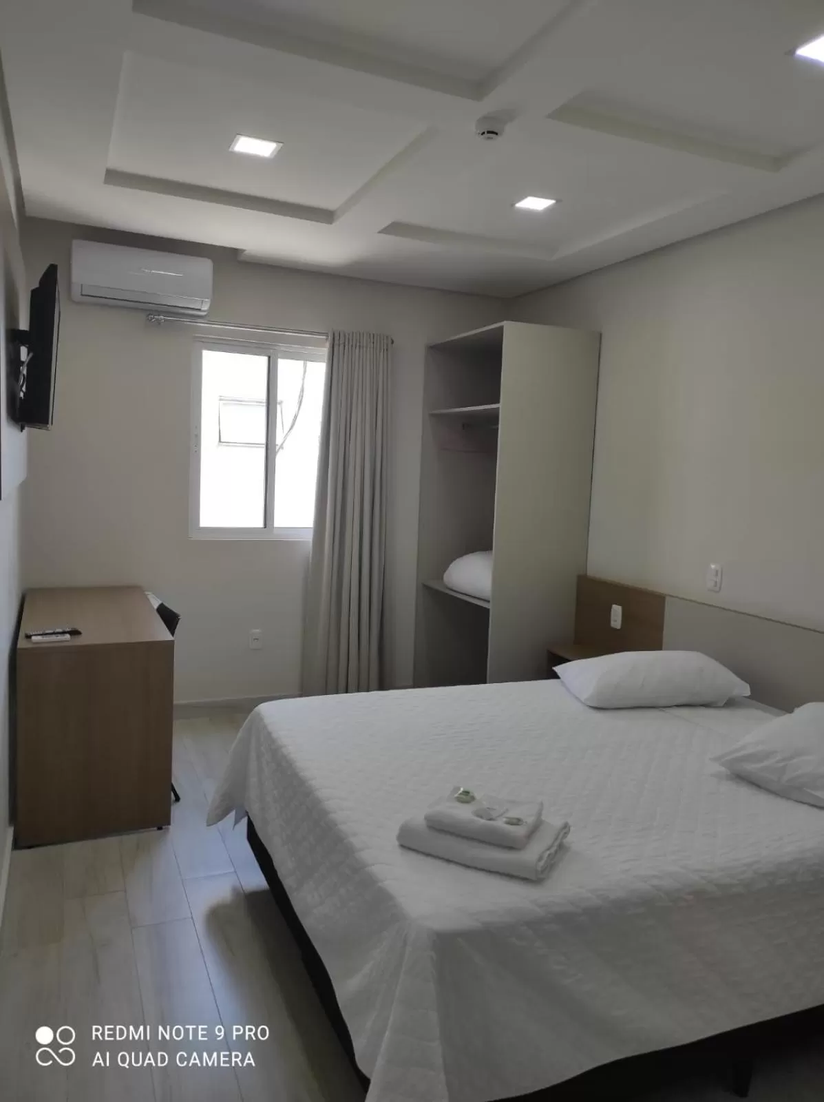 Bedroom, Bed in Hotel Serrano