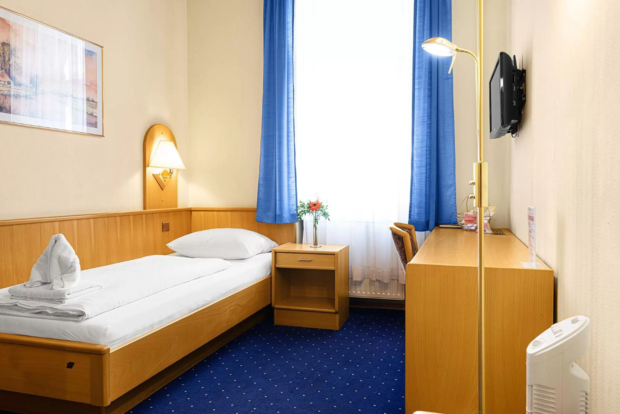 Photo of the whole room, Bed in Hotel-Pension Wild