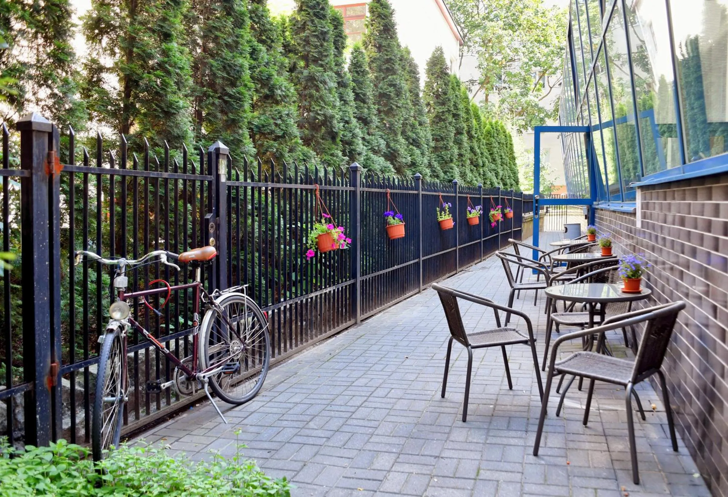 Patio in Warsaw Hostel Centrum Private Rooms & Dorms