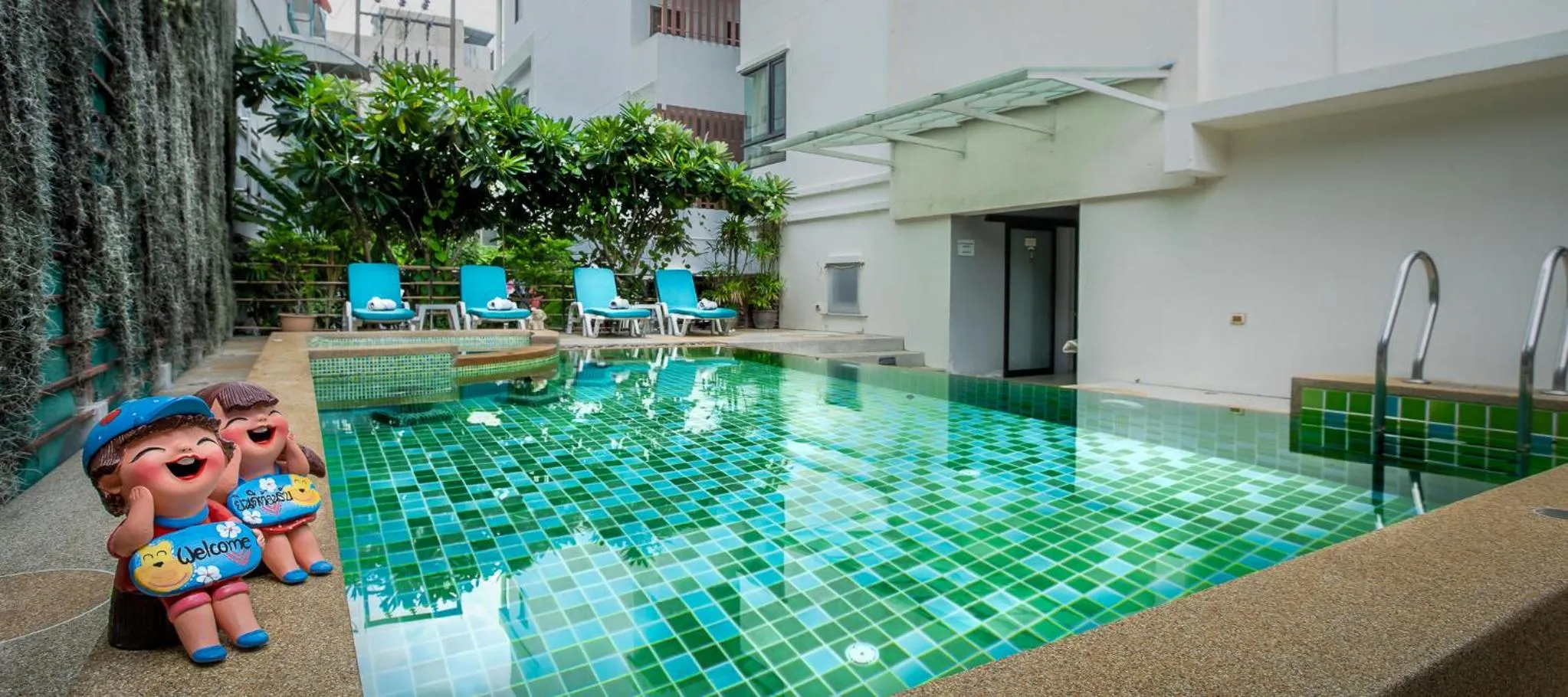 Swimming pool in The BluEco Hotel SHA Plus