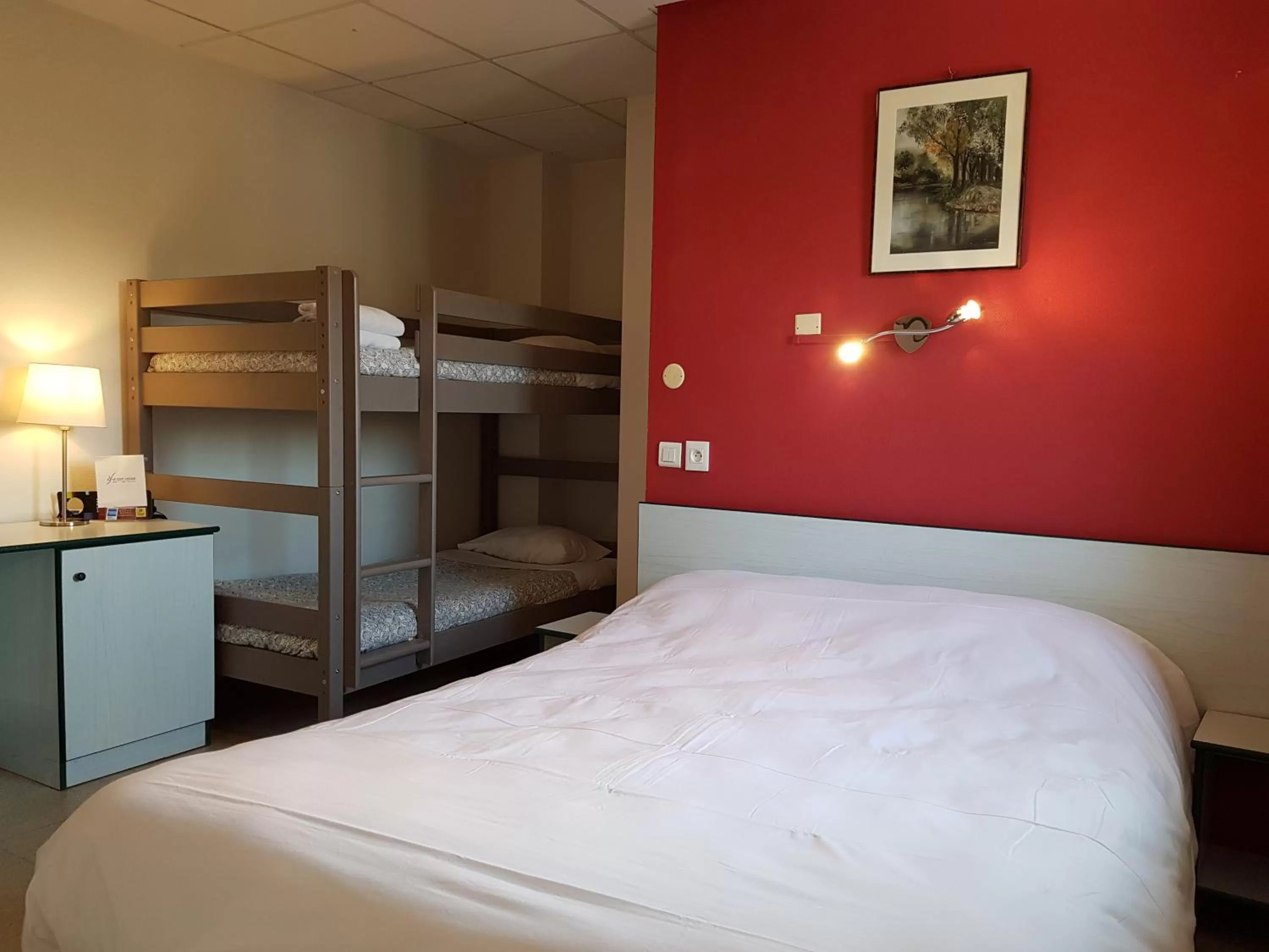 bunk bed, Bed in Hotel Le Saint Vincent Lyon Sud
