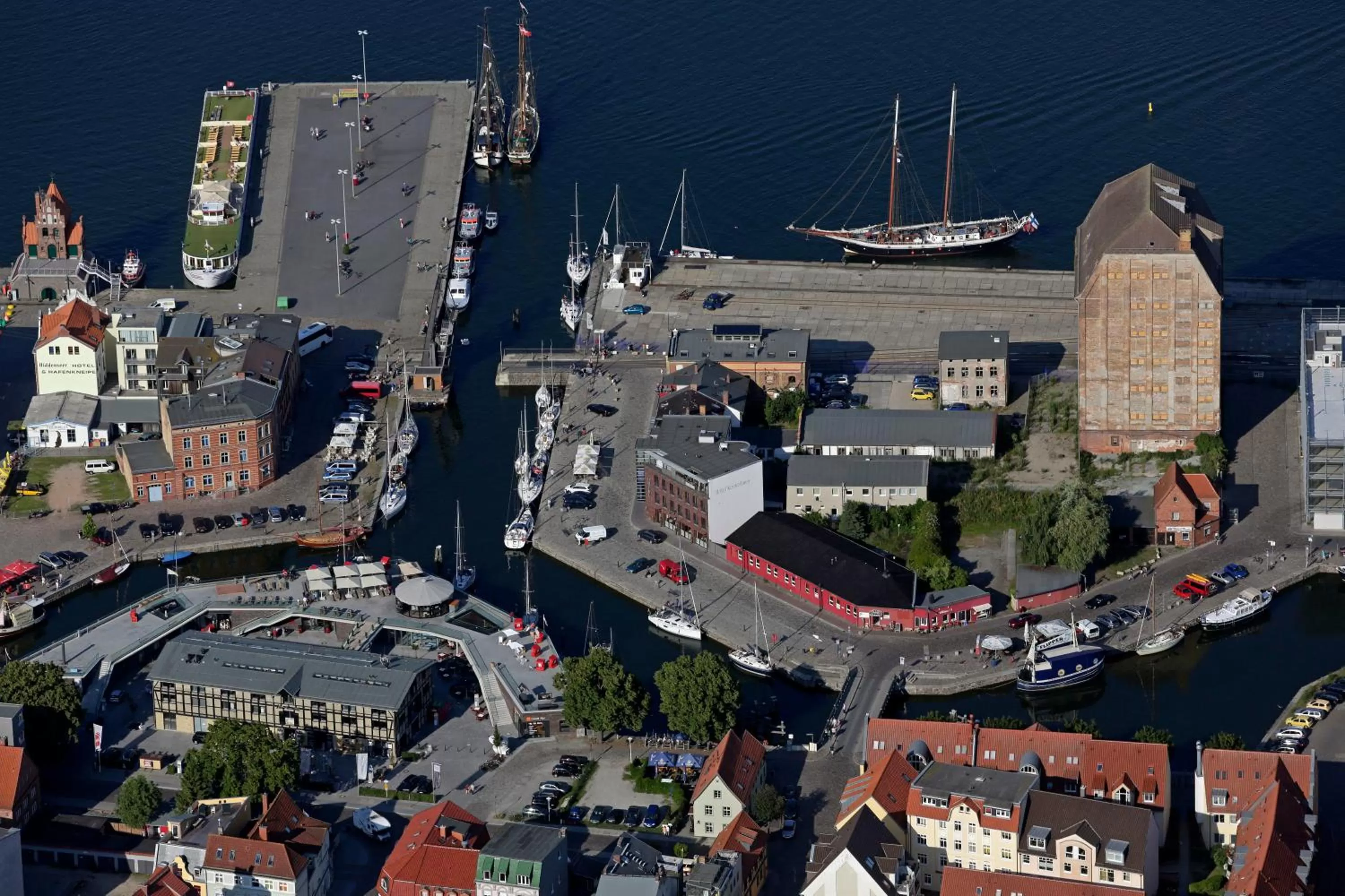 Facade/entrance in Hotel Kontorhaus Stralsund