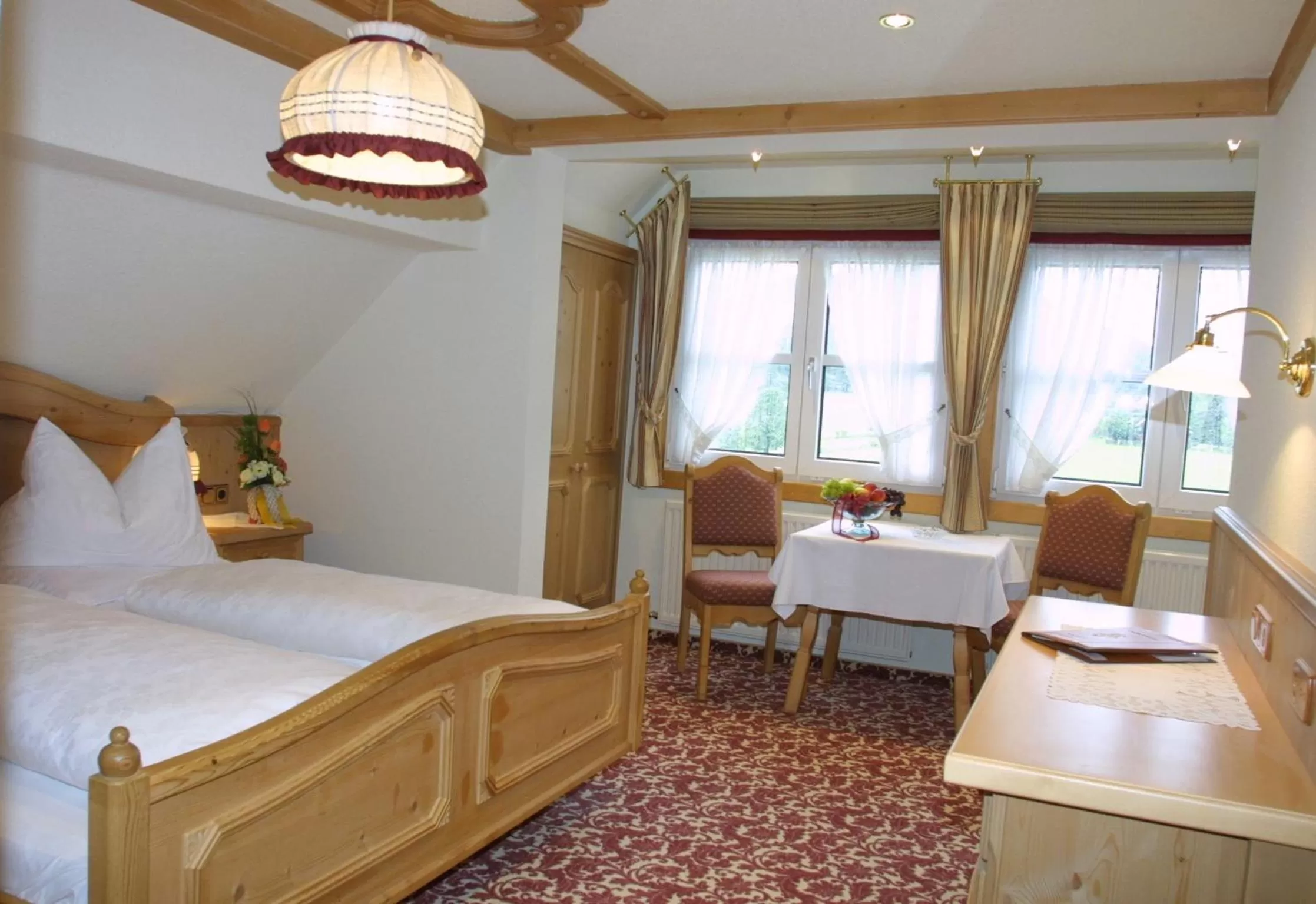 Bed in Hotel Neuwirt