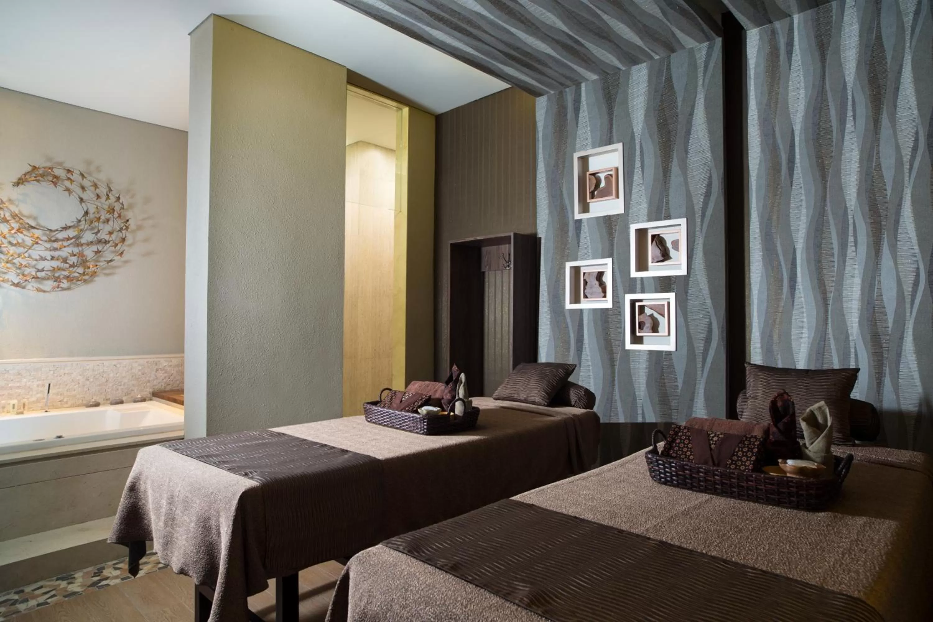 Spa and wellness centre/facilities, Bed in Holiday Inn Cikarang Jababeka by IHG