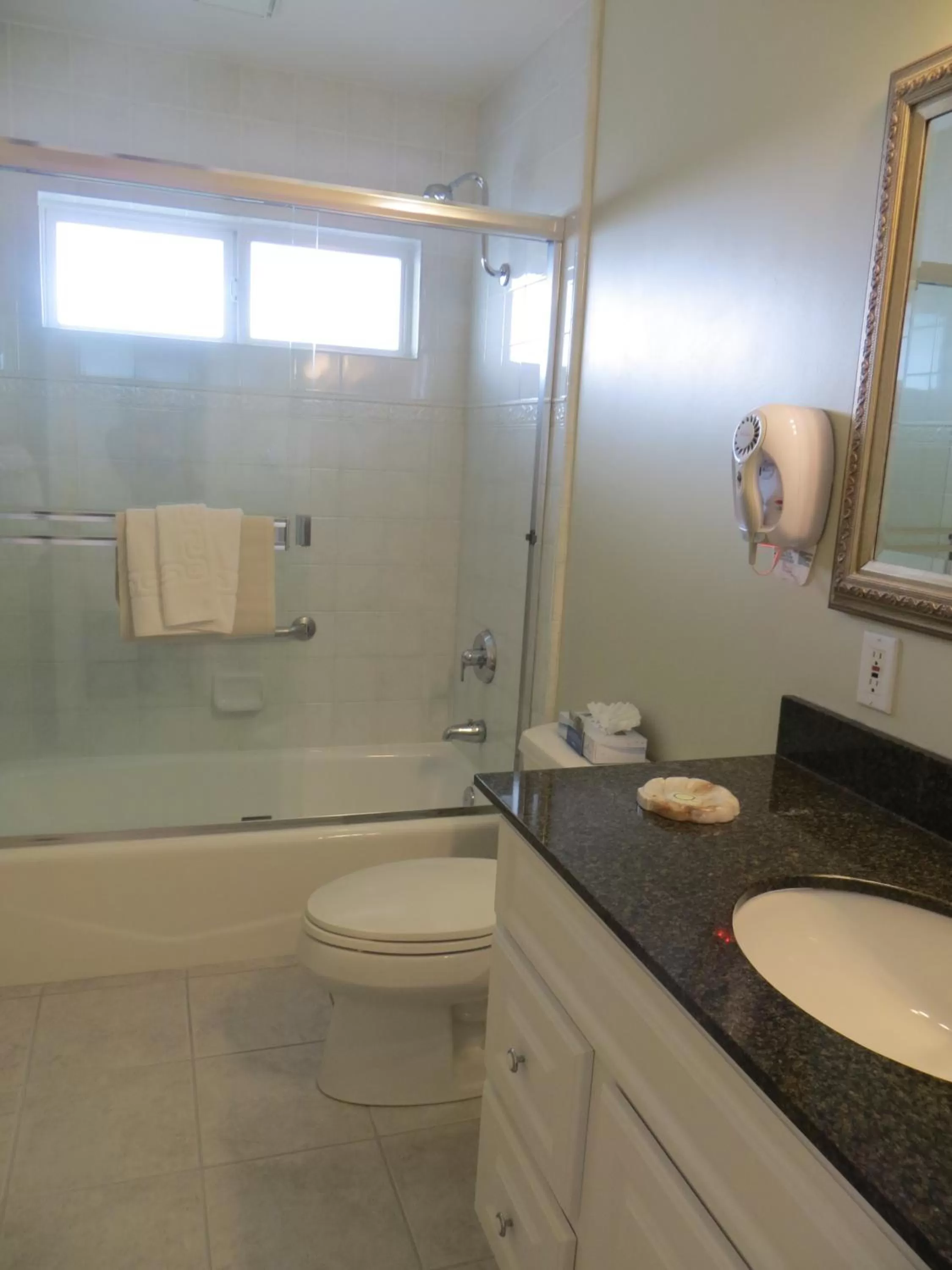 Deluxe King Room with Ocean View and Fireplace in Carmel Bay View Inn