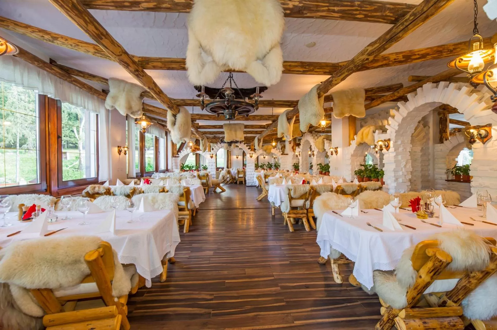 Restaurant/places to eat in Aurelius Imparatul Romanilor Hotel & SPA