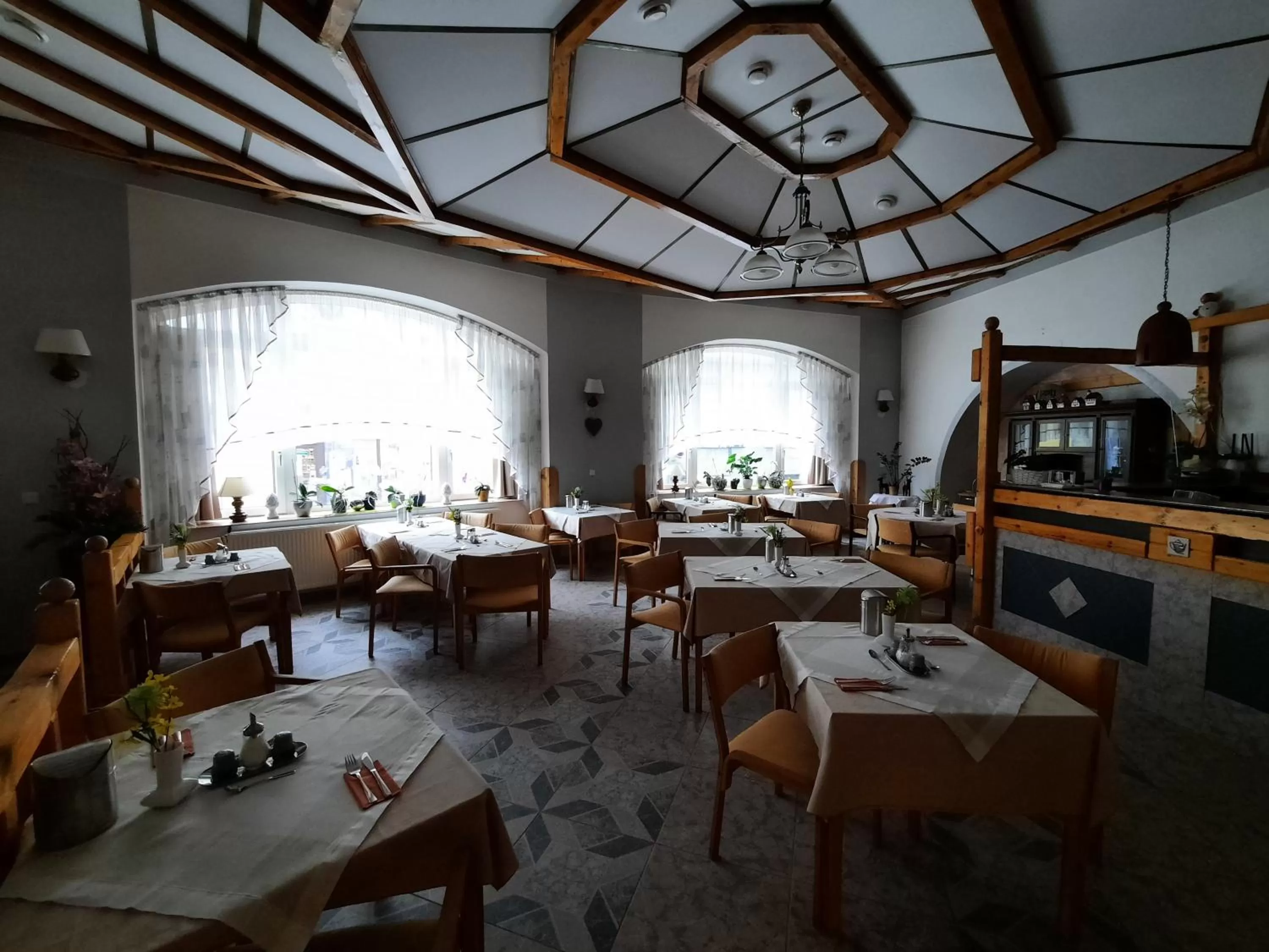 Restaurant/Places to Eat in Hotel Koruna
