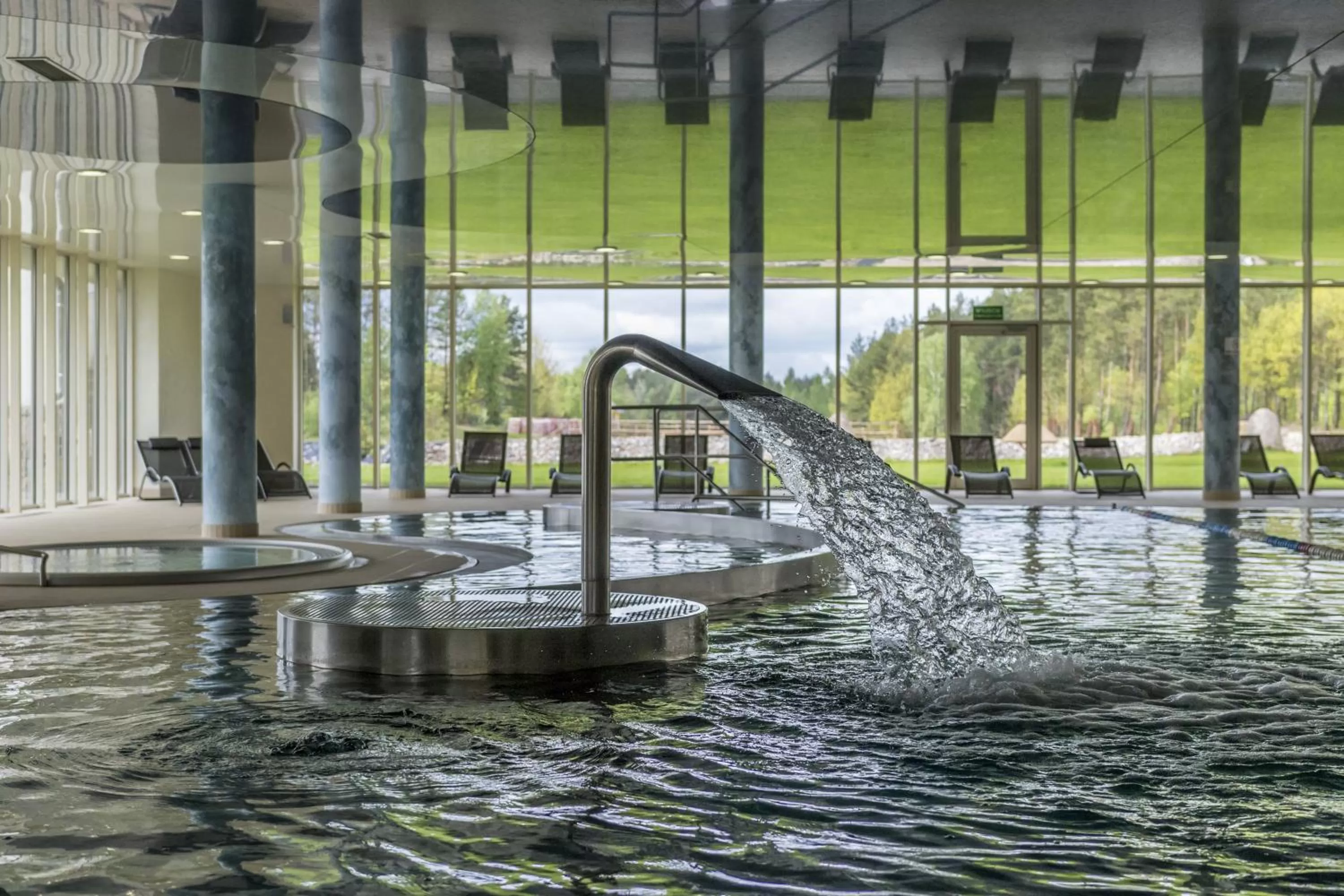 Swimming pool in Hotel Kiston