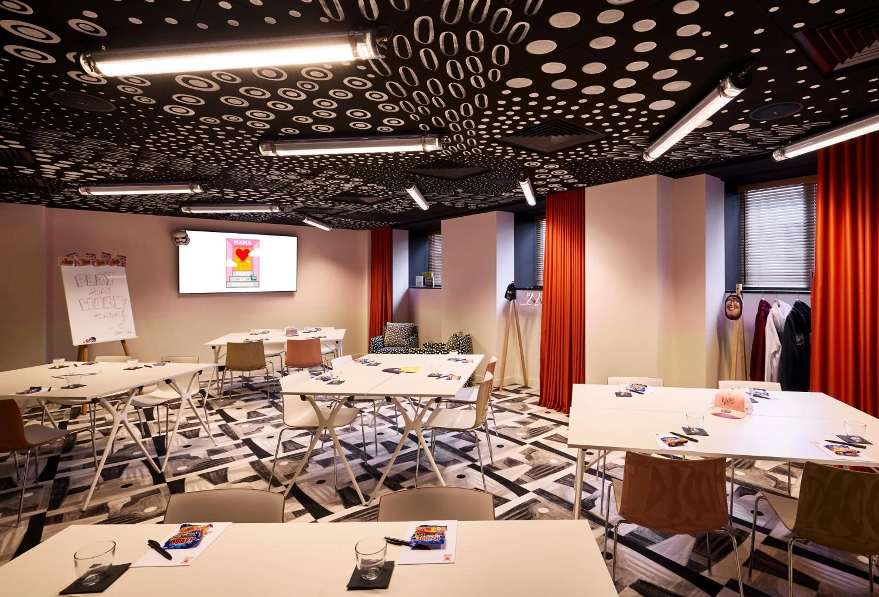 Meeting/conference room in Mama Shelter Paris La Défense