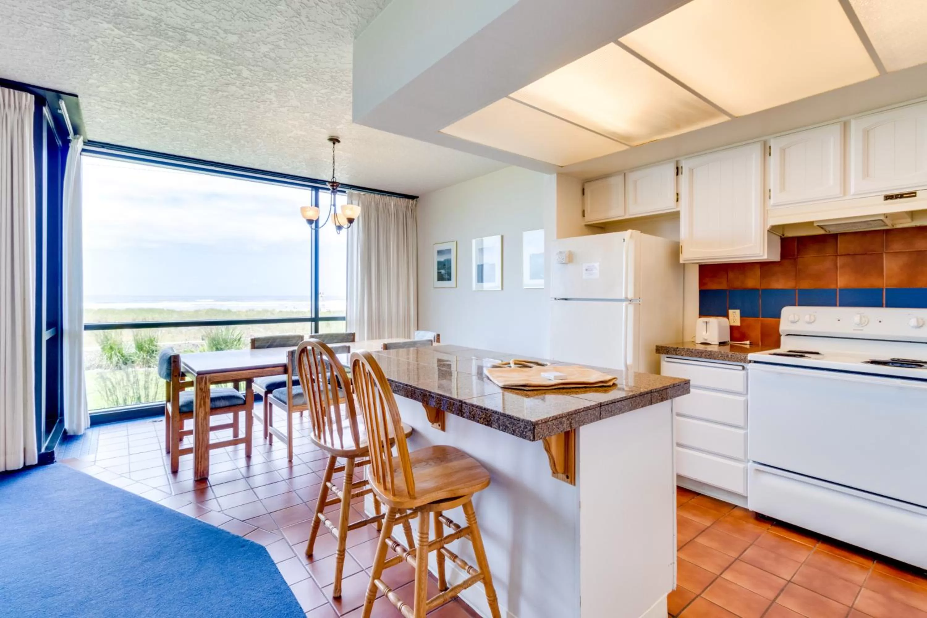 Kitchen/Kitchenette in Sand & Sea: The Promenade (100)