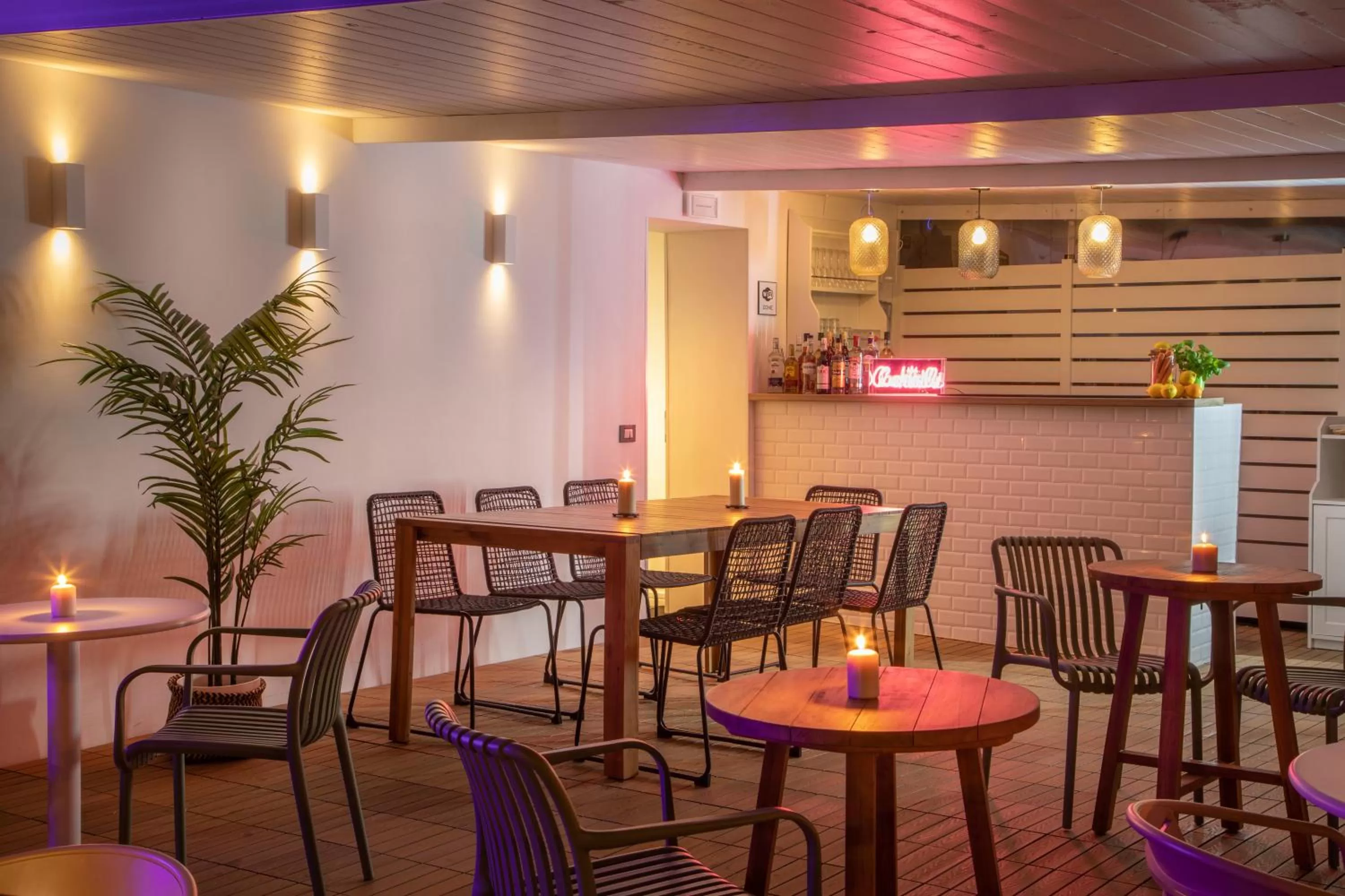 Restaurant/places to eat in Fragrance Hotel St. Peter