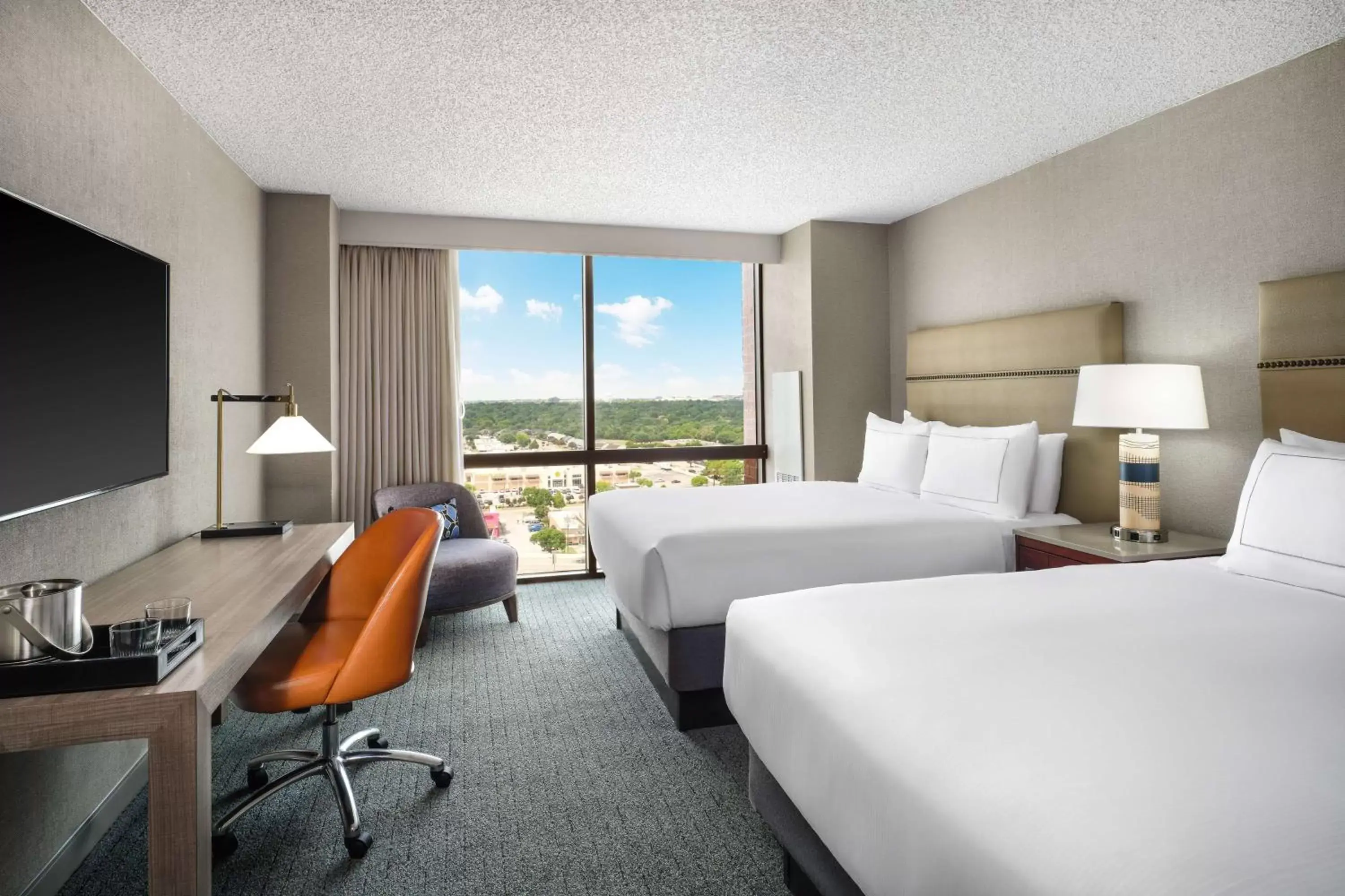 Queen Room with Bath Tub and City View - Mobility/Hearing Accessible in Hilton Richardson Dallas, TX Queen Room with Bath Tub and City View - Mobility/Hearing Accessible in Hilton Richardson Dallas, TX