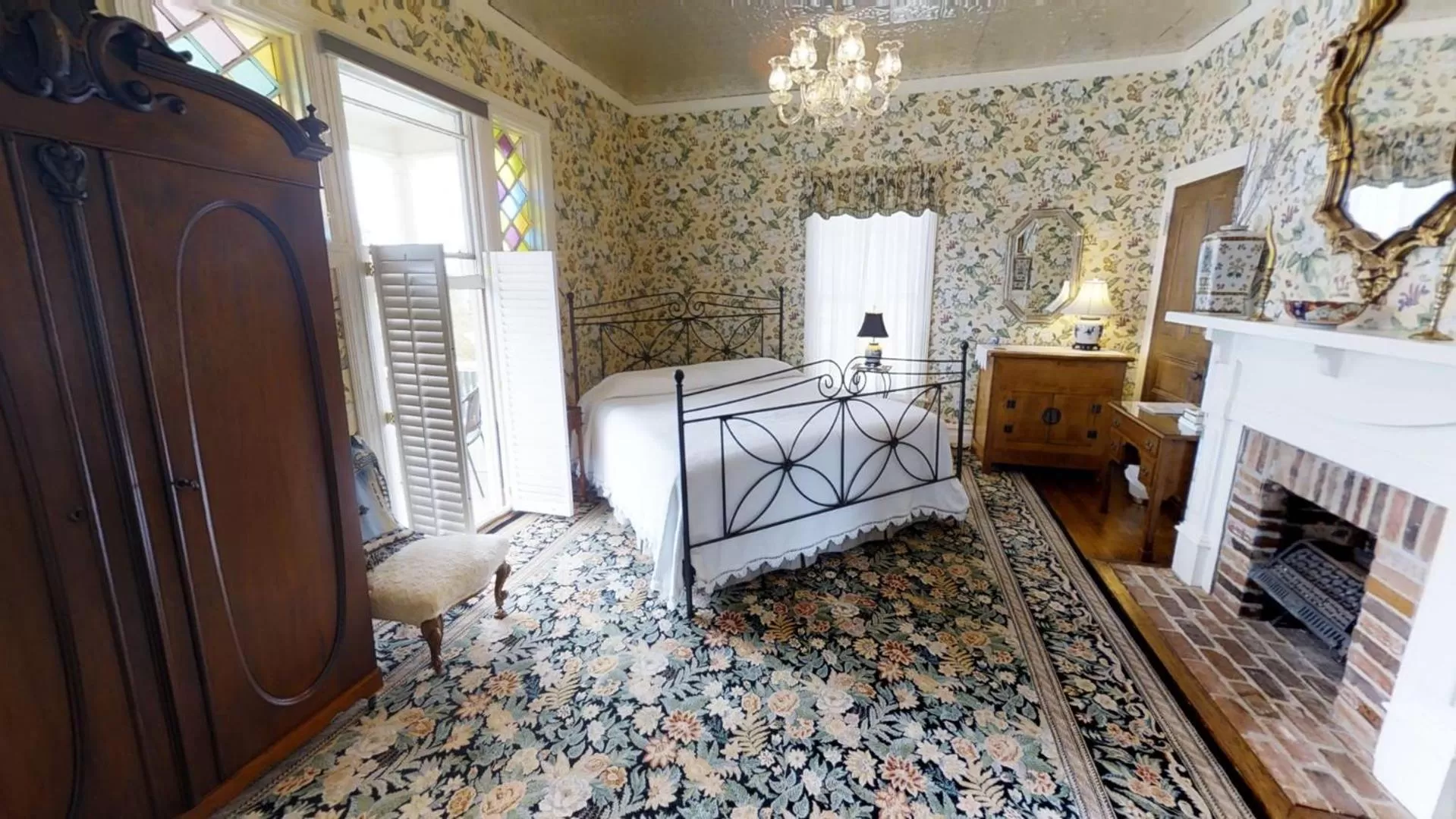 Bed in Hanna House Bed & Breakfast