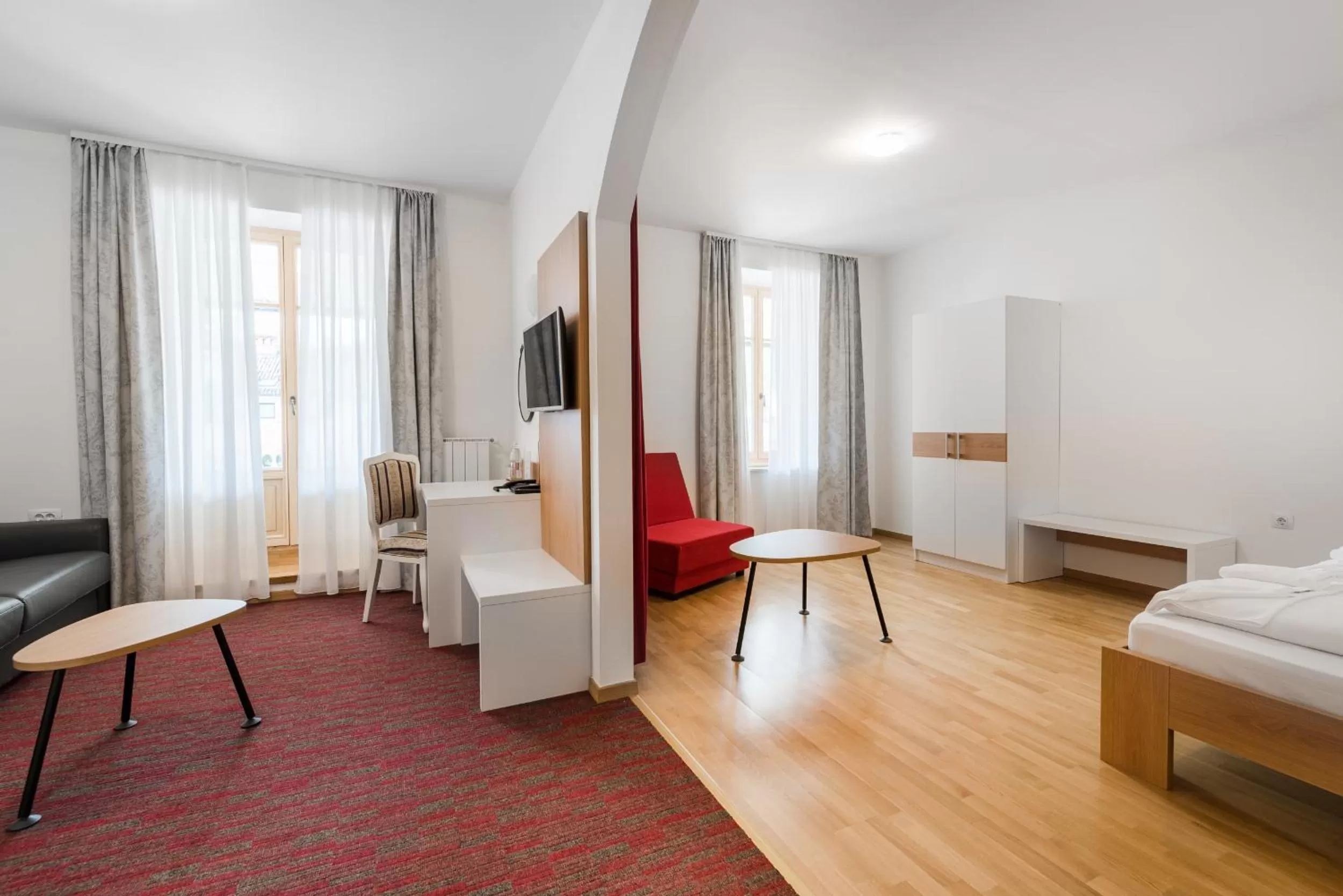 TV and multimedia, Bed in Hotel Dvorec