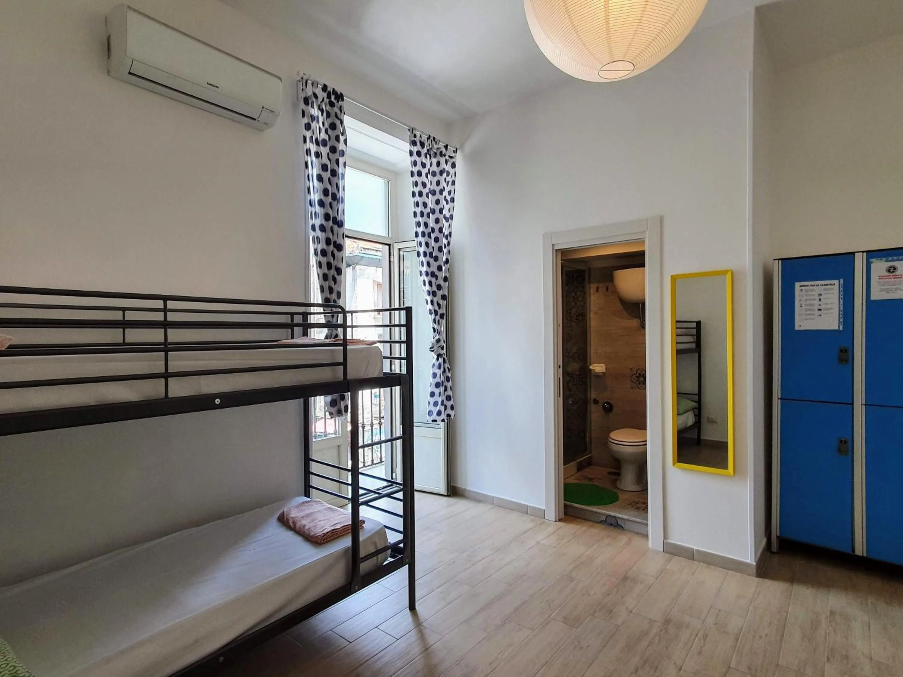 Bedroom, Bed in Hostel Mancini Naples