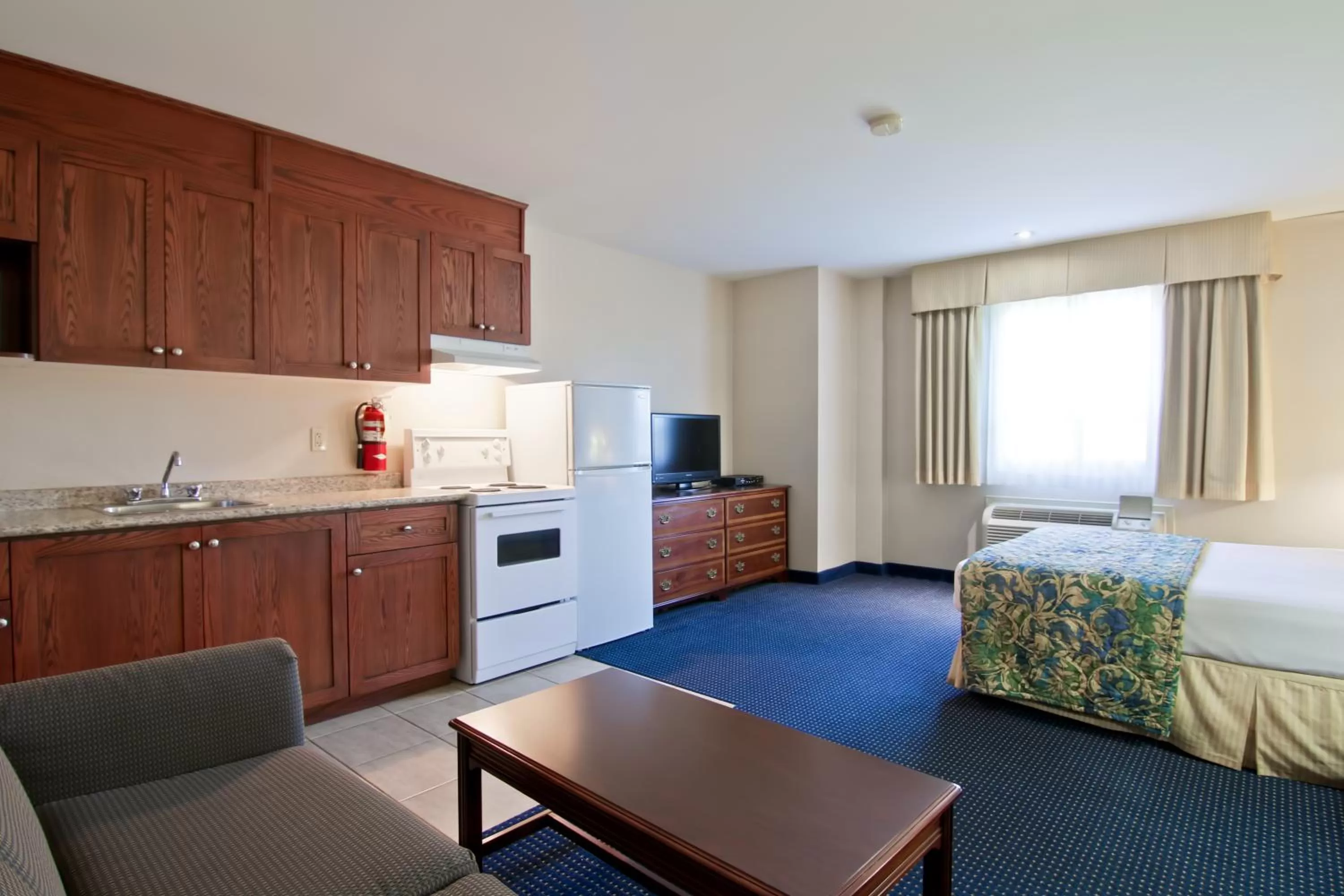 Queen Studio - Non-Smoking in Travelodge by Wyndham Trenton