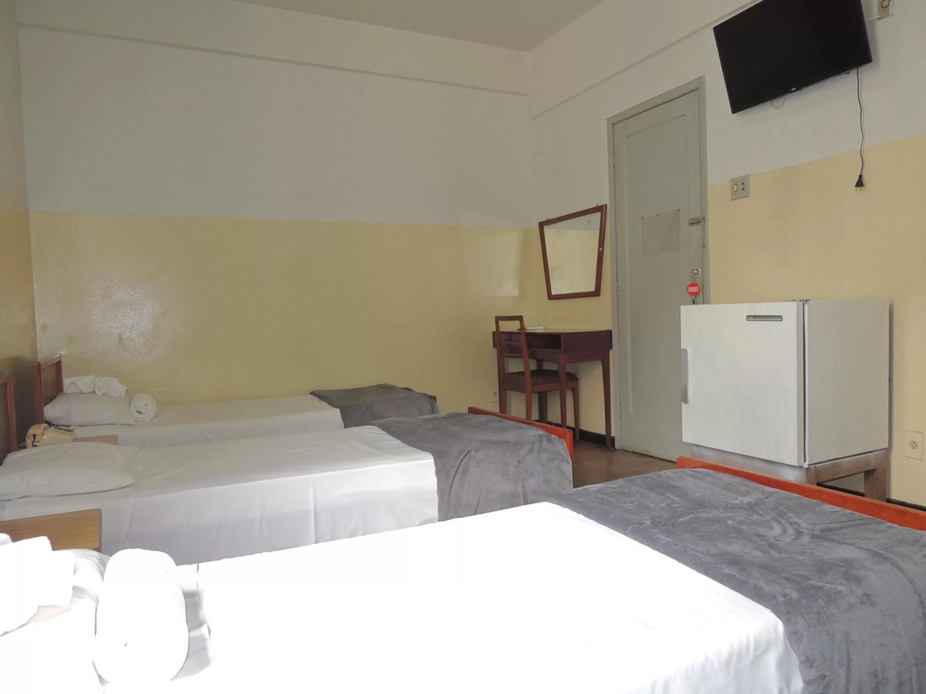 Bedroom, Bed in Hotel Esplanada Belo Horizonte - Proximo a Estacao de Trem