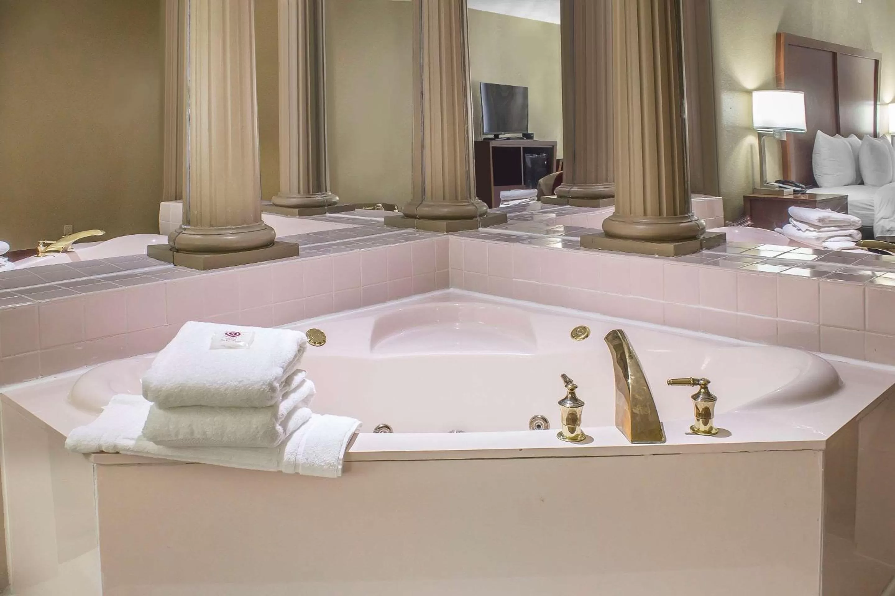 Photo of the whole room in Comfort Inn & Suites Cedar Rapids North - Collins Road