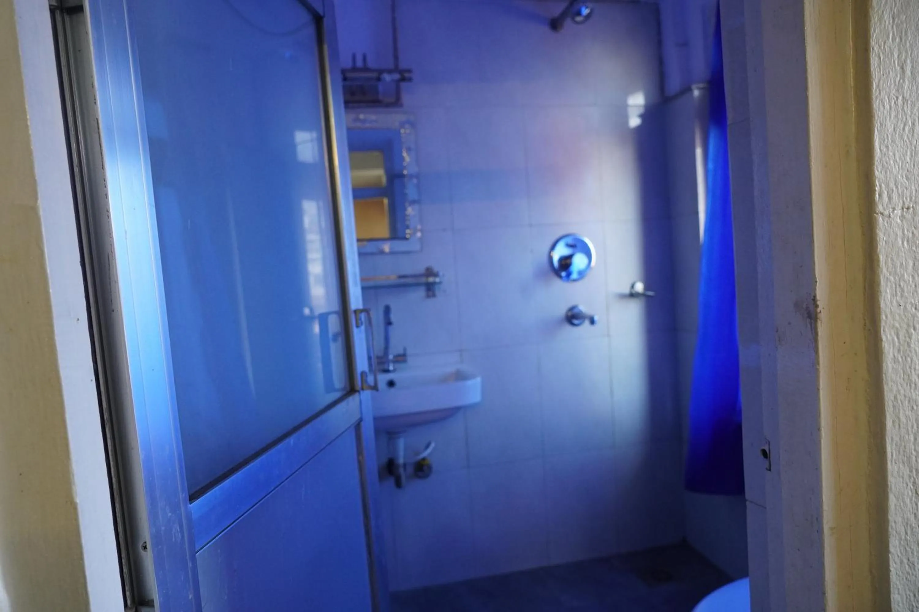 Bathroom in Hotel Travelers Home