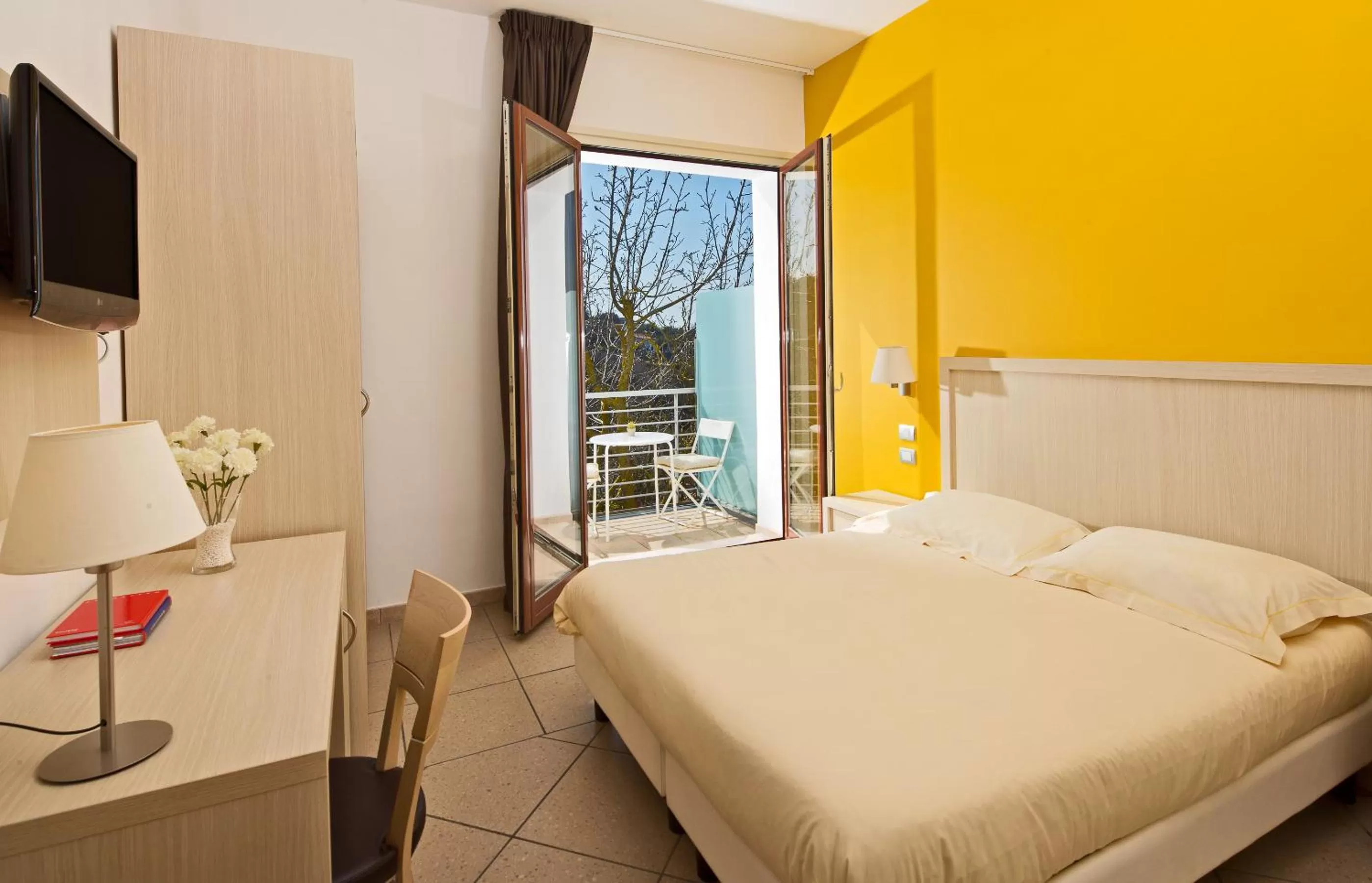 Bedroom, Bed in De Maria House