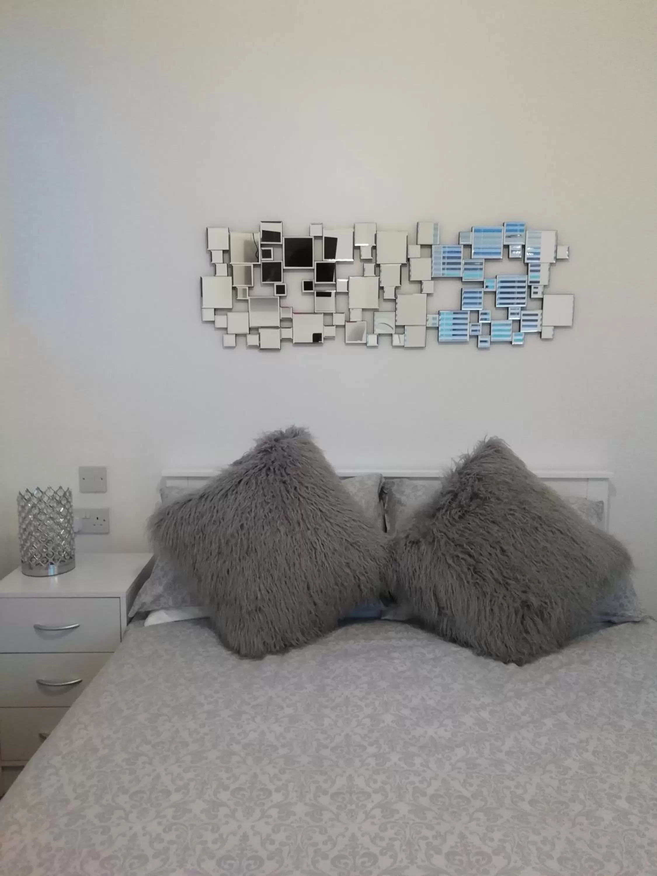 Bed in The Antelope Hotel