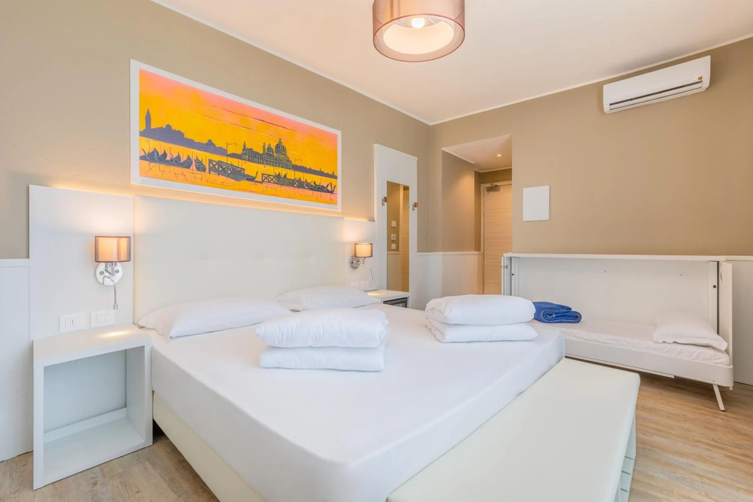 Photo of the whole room in Marina Palace Hotel 4 stelle S