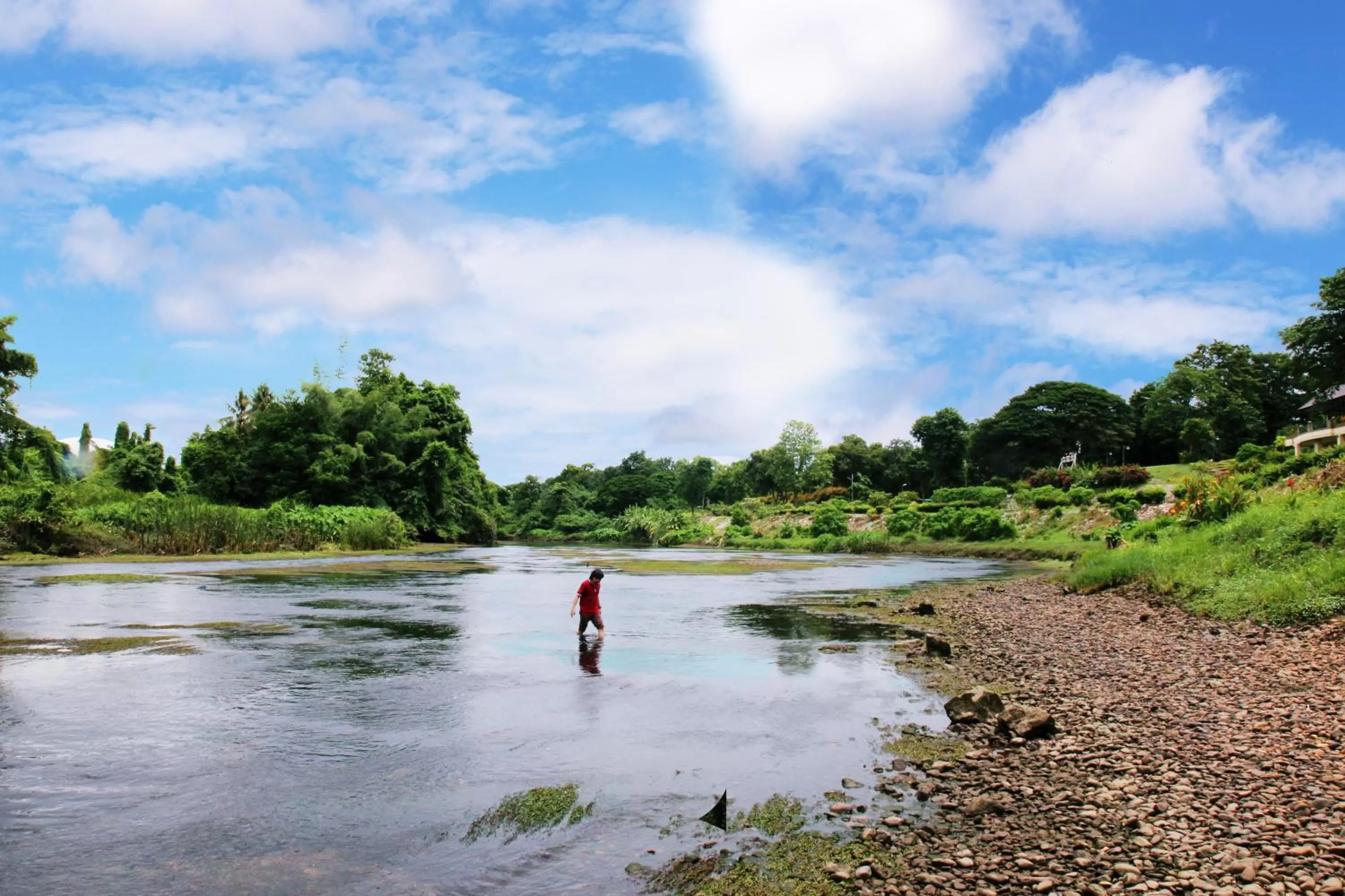People in Aekpailin River Kwai Resort
