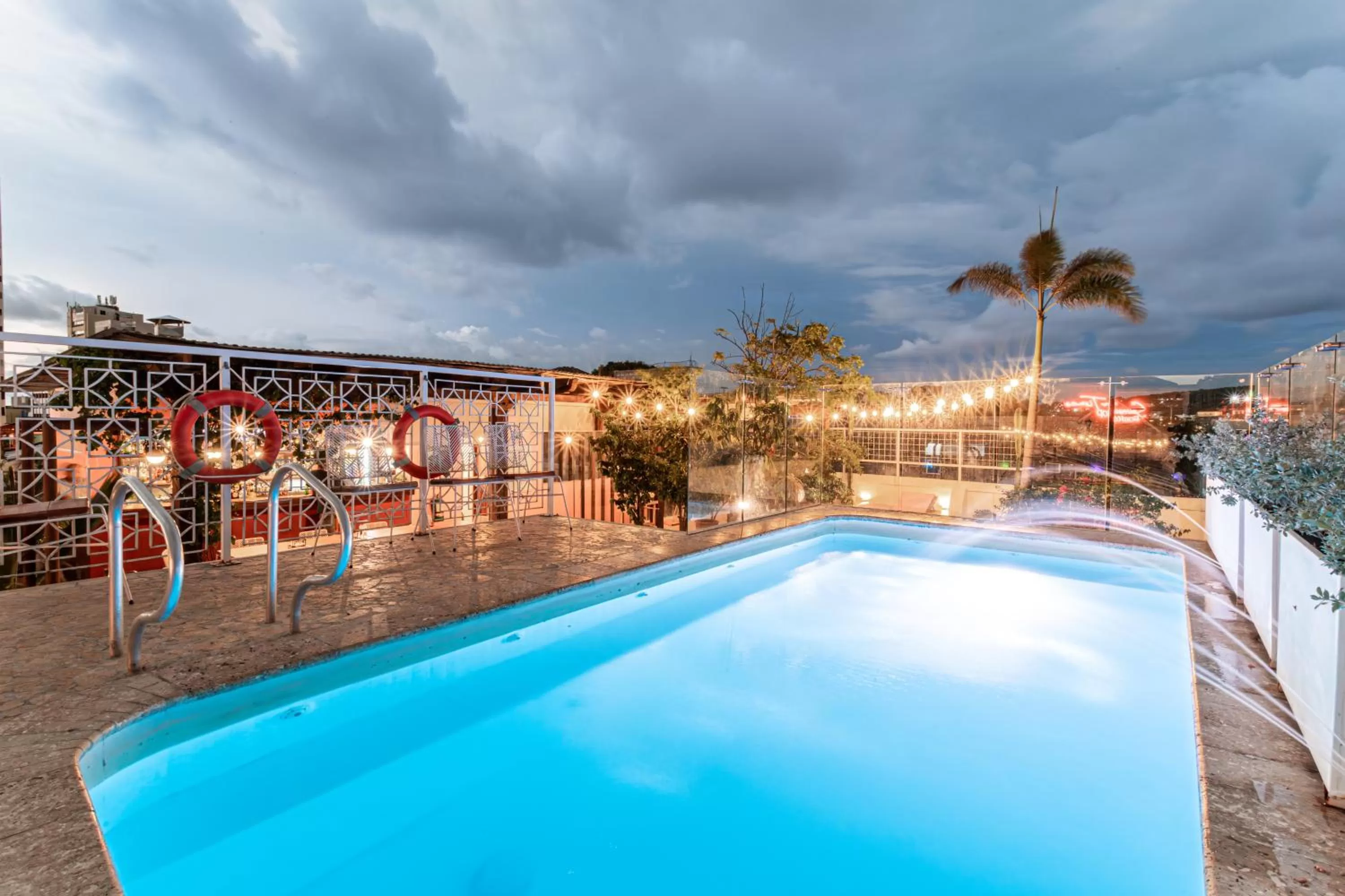 Pool view in Soy Local Insignia