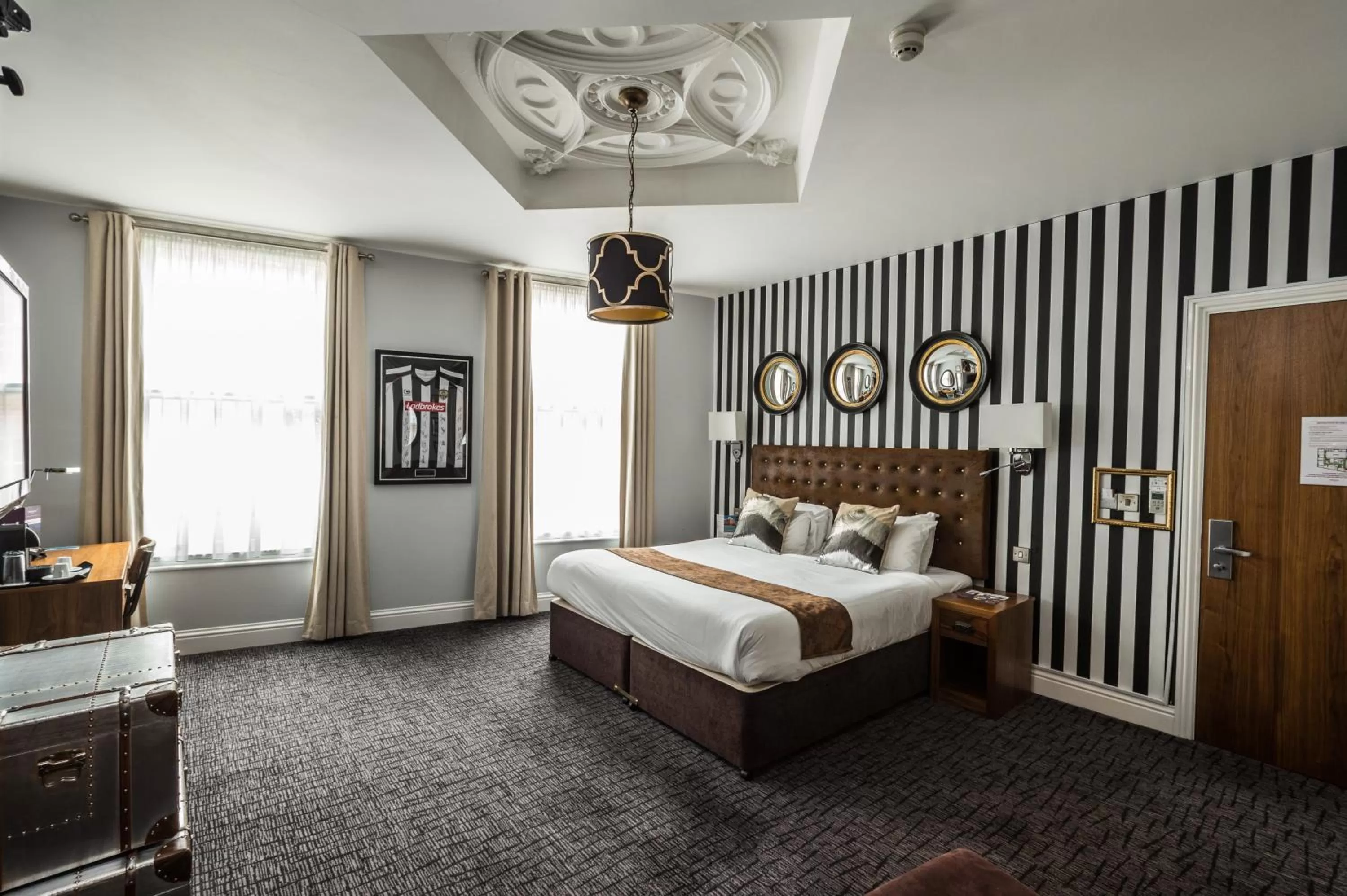 Bed in Mercure Nottingham City Centre Hotel