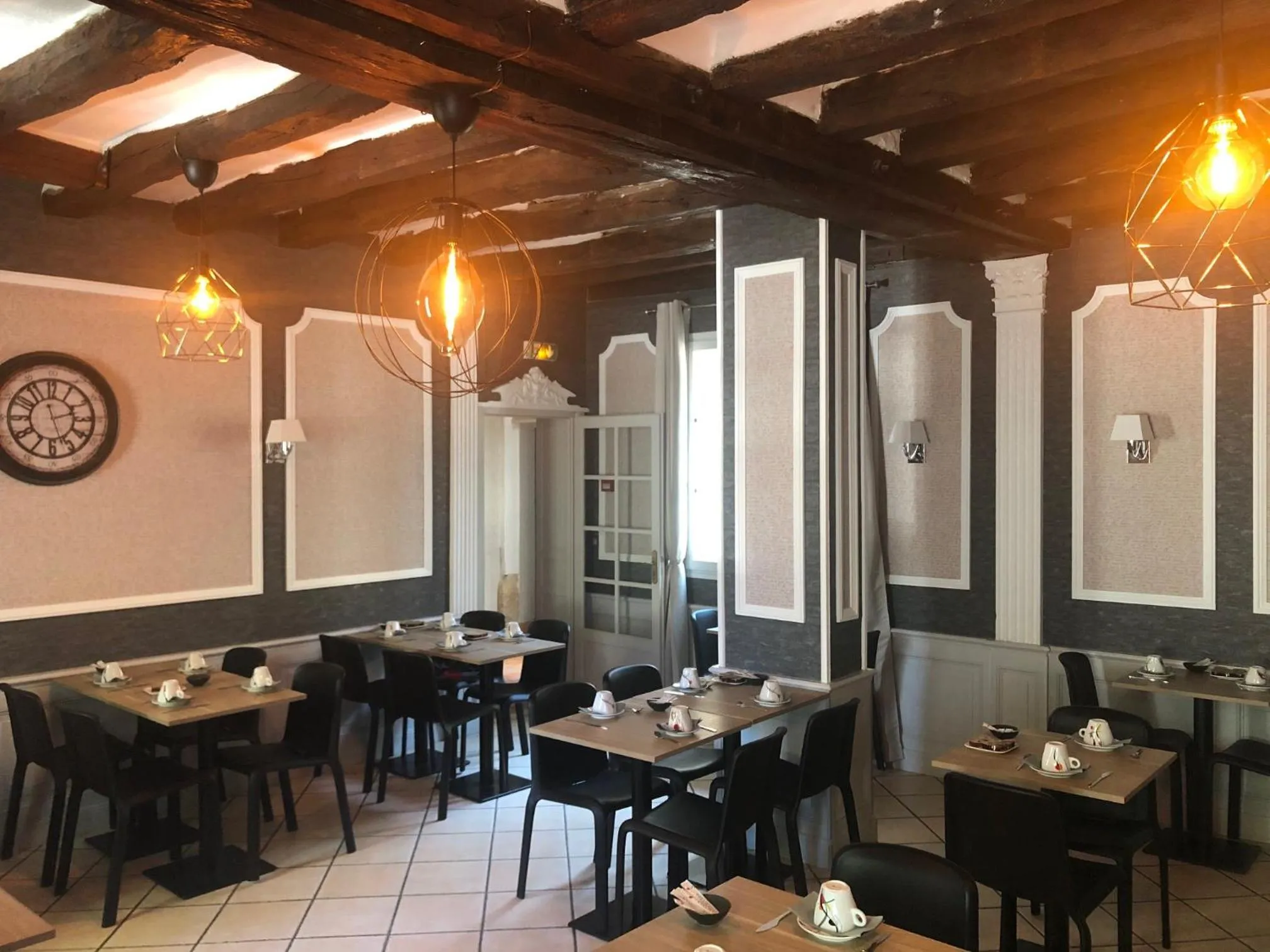 Restaurant/places to eat in Hôtel Le Blason