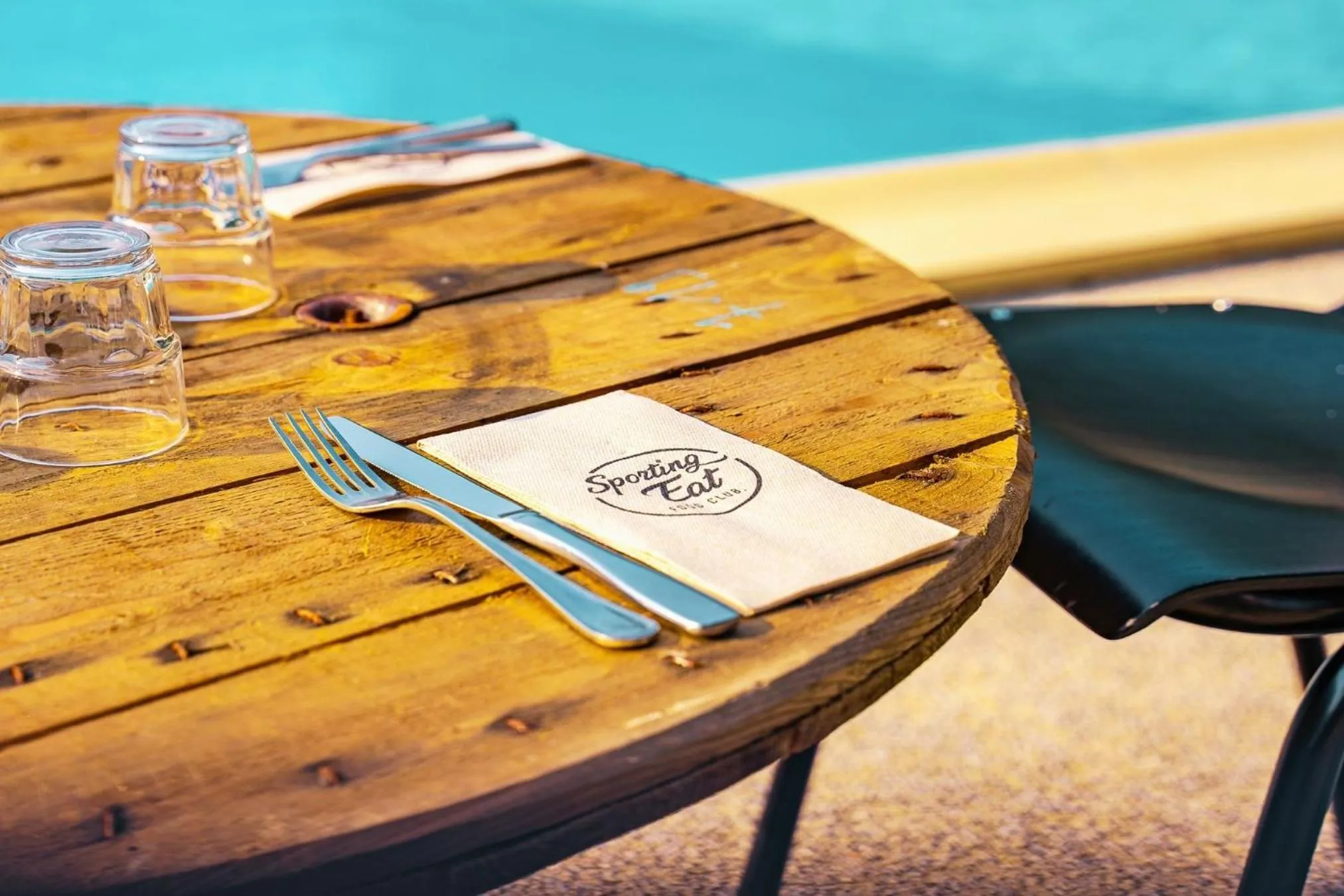 Restaurant/places to eat in Sporting House Hôtel