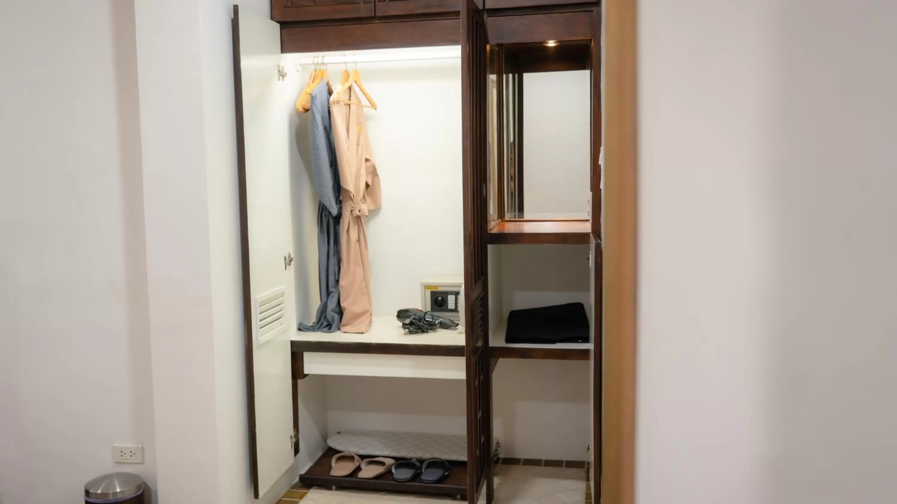 wardrobe, TV/Entertainment Center in Cheva Gallery Boutique Hotel