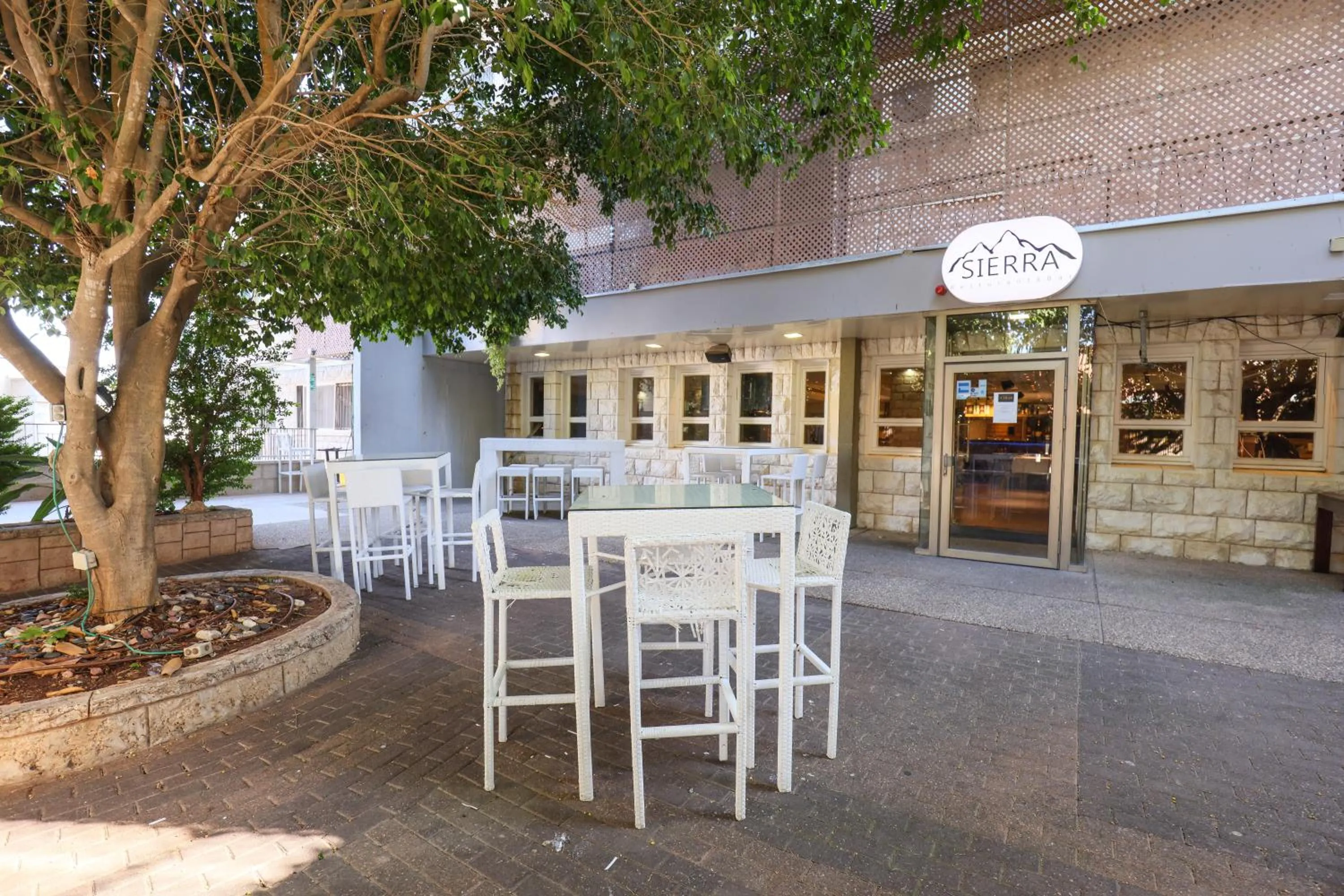 Garden in Tabar Hotel