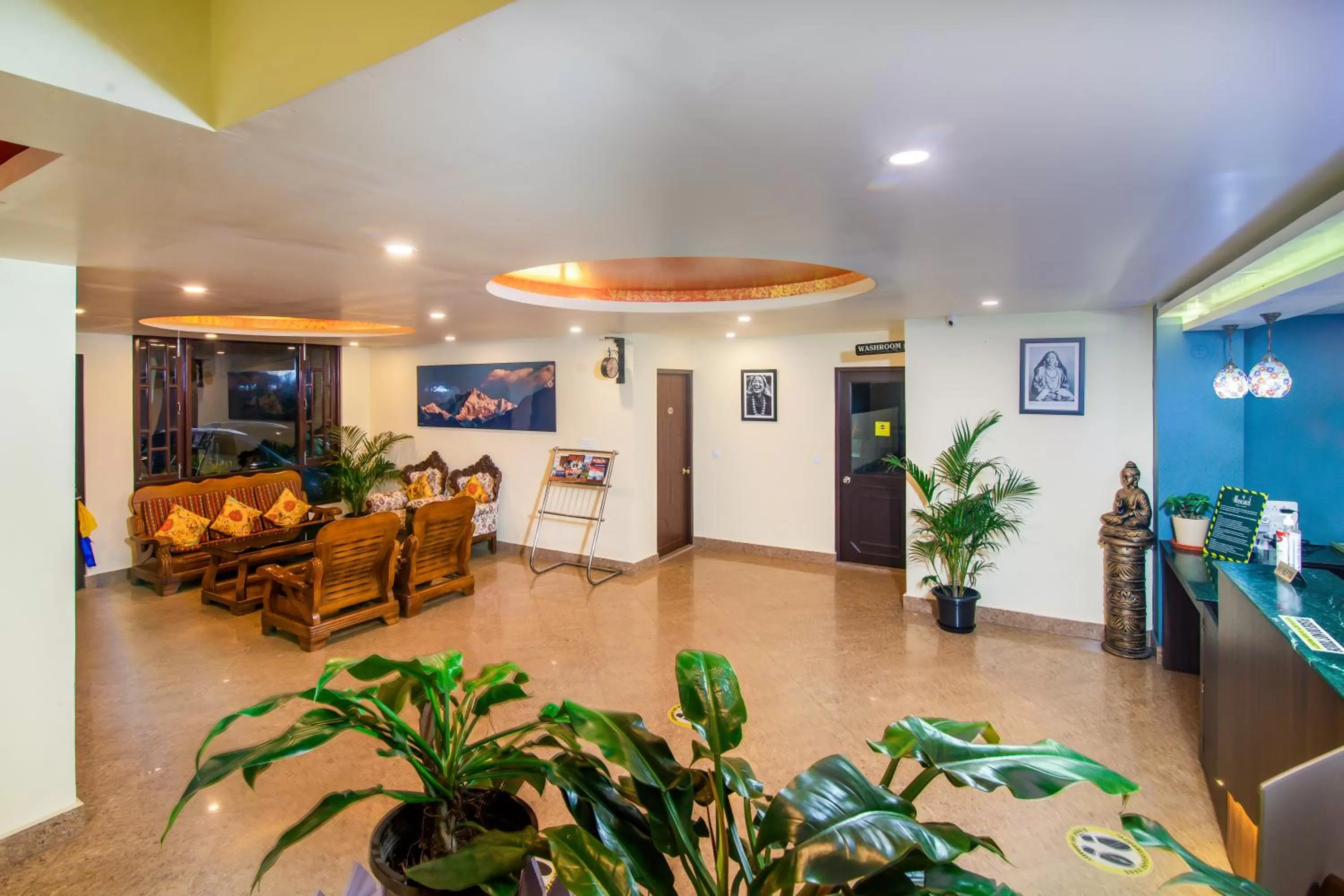 Lobby or reception in Muscatel Grand Silkroute - 300 Mts from MG Marg